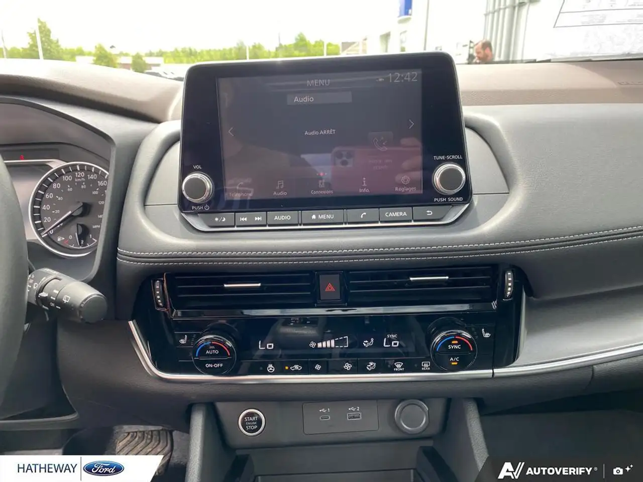 Nissan Rogue fotografie Nissan Rogue