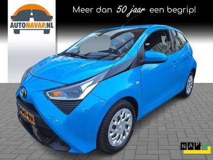 Toyota Aygo 1.0 VVT-i X-Play limited 5Drs /Navi/Apple/Android/