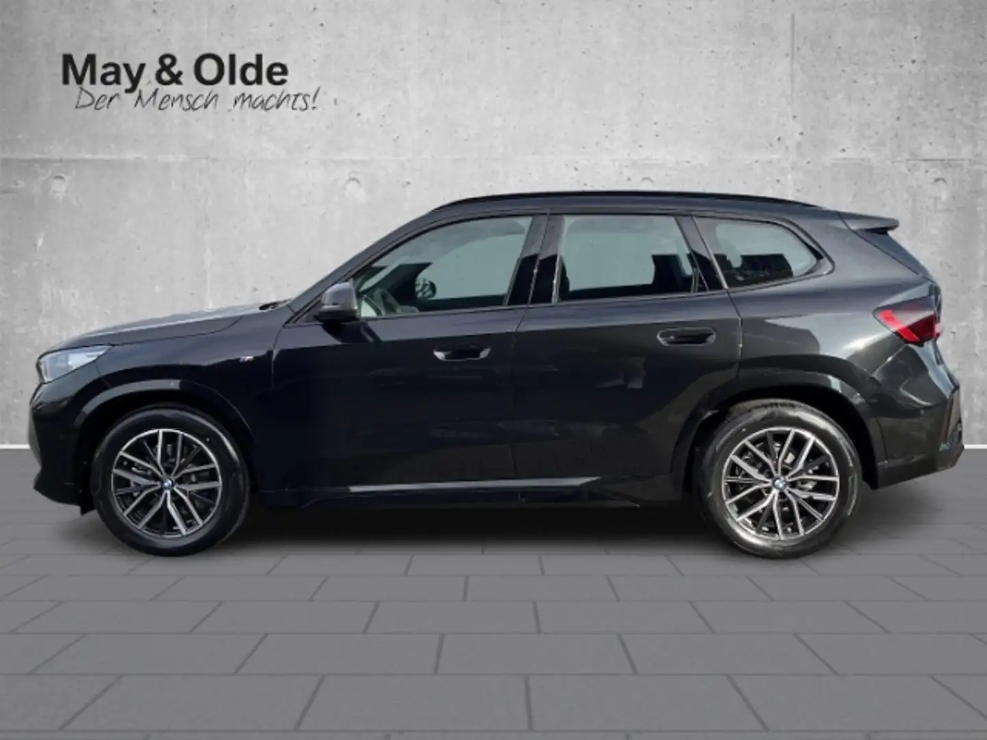 BMW X1 sDrive20i Sportpaket AD AHK-klappbar AHK Navi digi Schwarz - 2