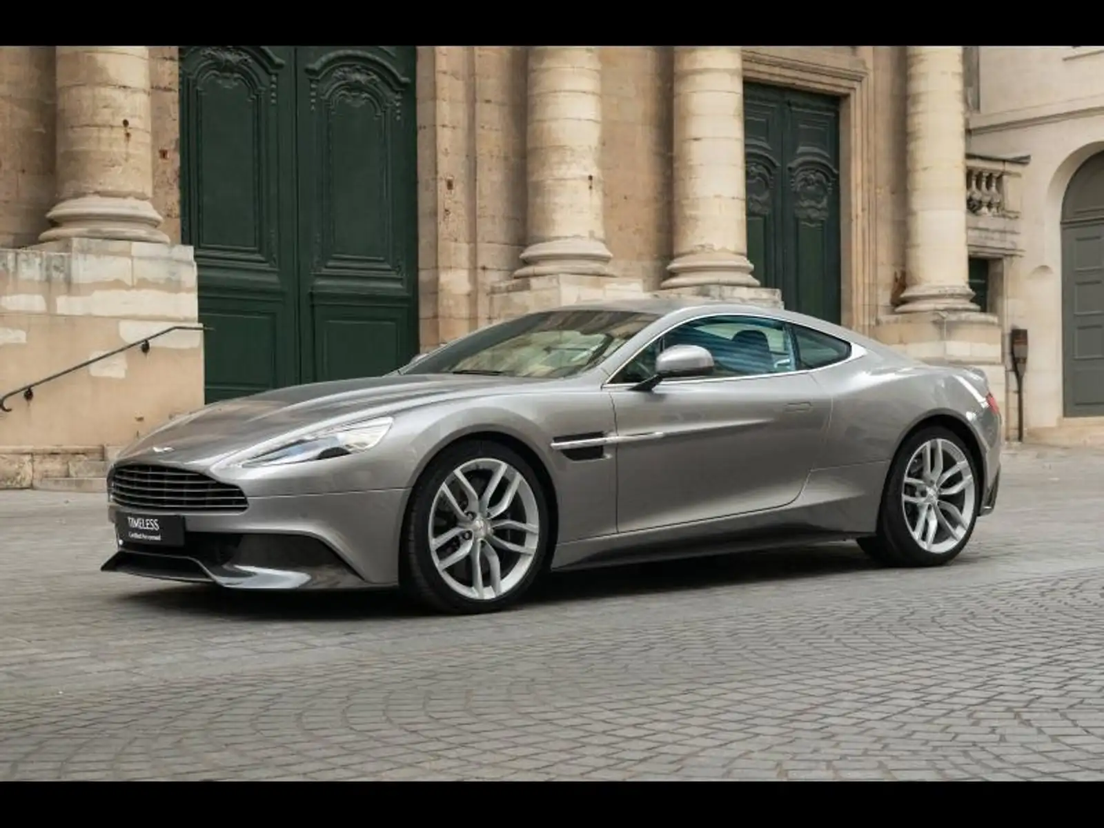 Aston Martin V12 5.9 570ch Touchtronic III