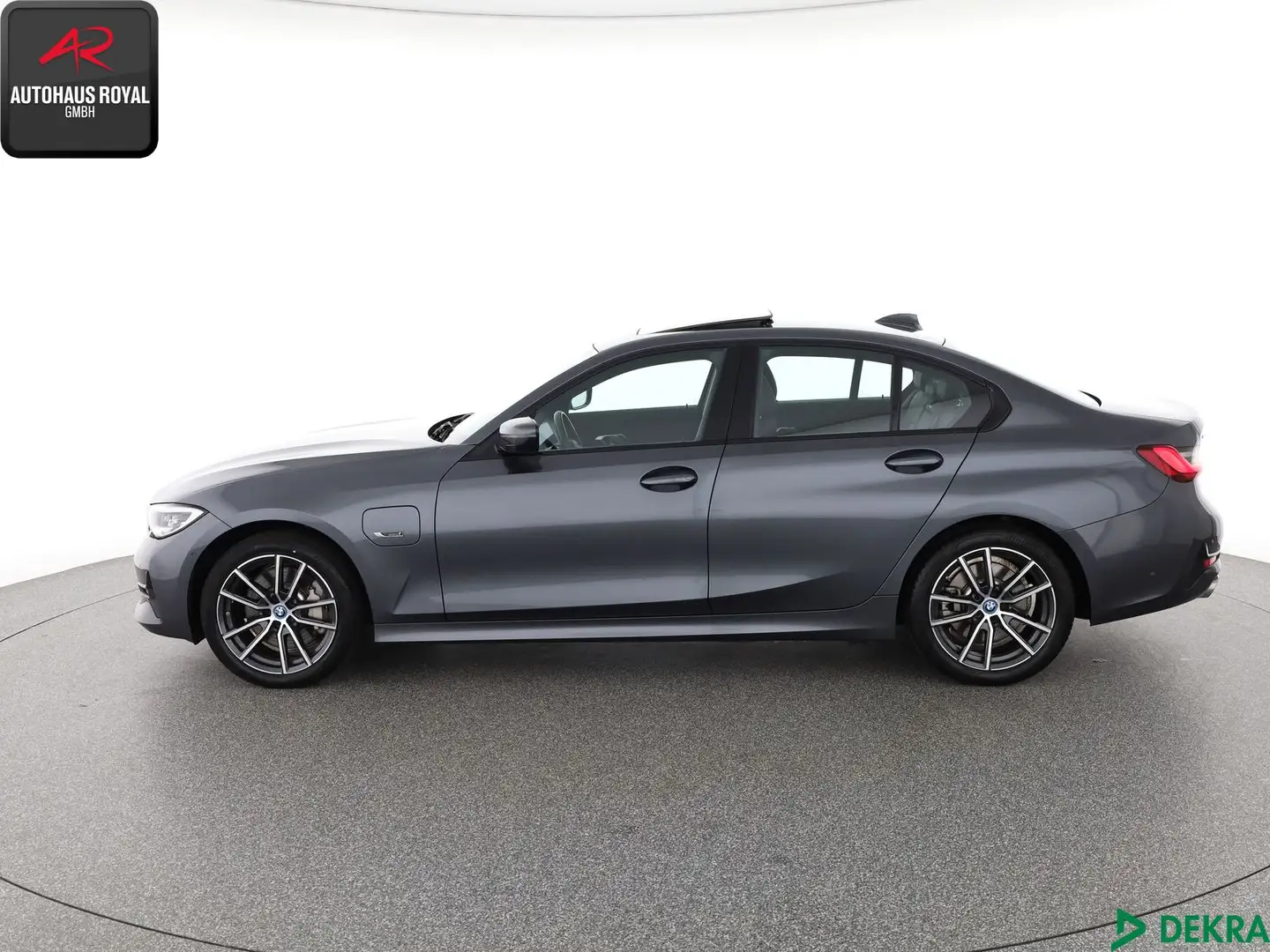 BMW 330 330 e xDrive SPORT LINE SHADOW LASER,HUD,KEYLESS Grau - 2