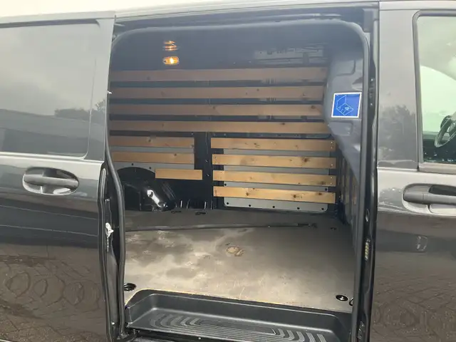 Mercedes-Benz Vito view 8