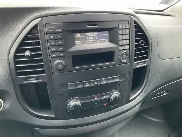 Mercedes-Benz Vito view 9
