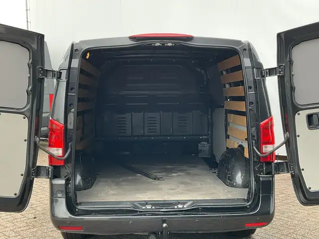Mercedes-Benz Vito view 7