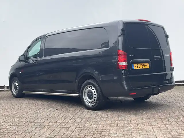 Mercedes-Benz Vito view 2