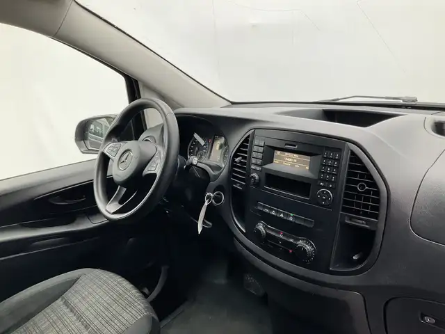 Mercedes-Benz Vito view 11