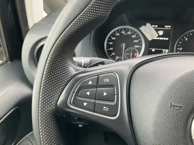 Mercedes-Benz Vito view 12
