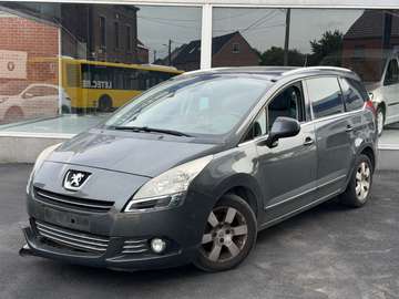 5008 1.6HDi Allure AUTOMATIQUE / TOIT PANO / CUIR NAVI PROB
