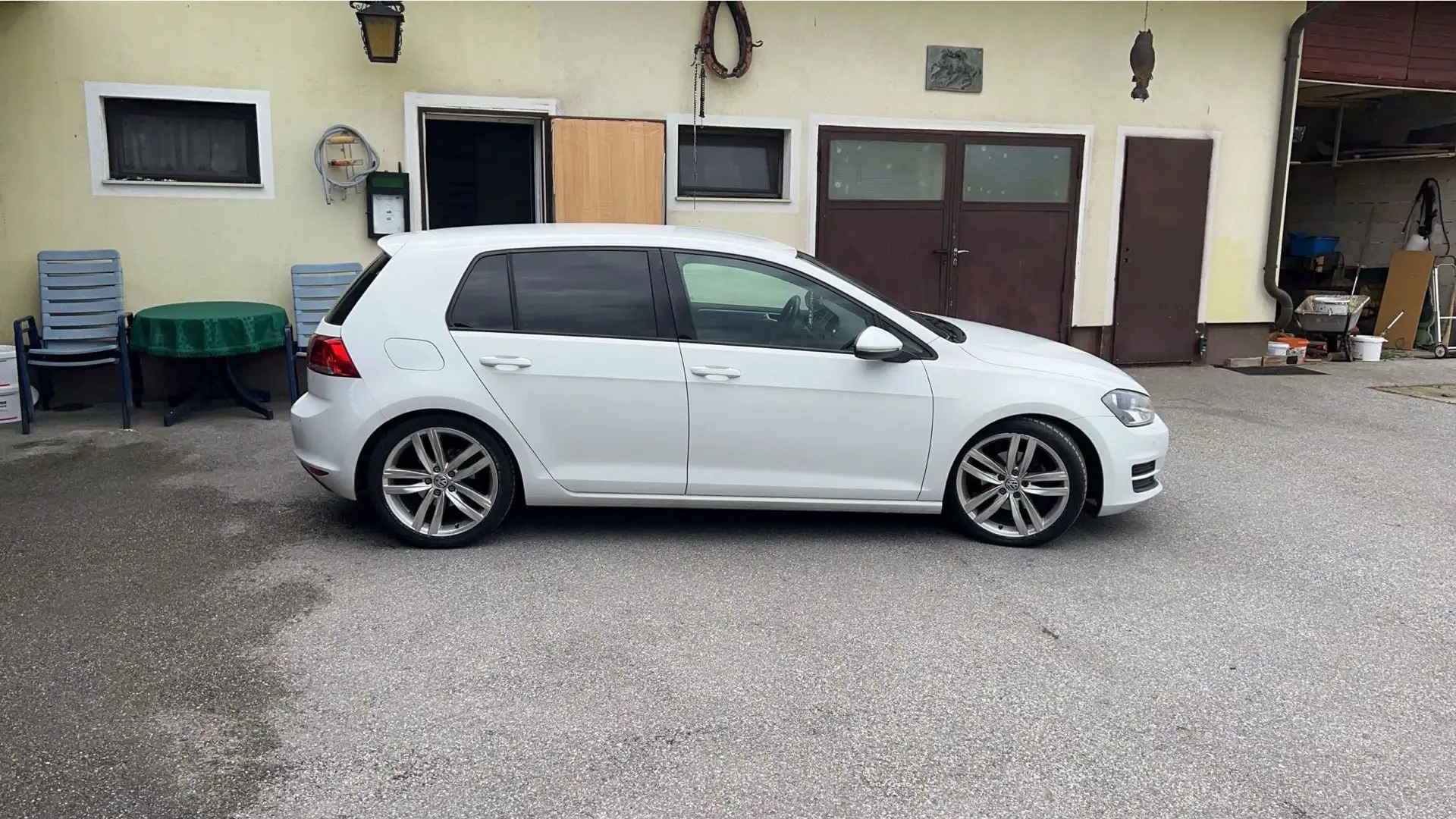 Volkswagen Golf Comfortline 1,6 BMT TDI DPF + 8kw Subwoofer Weiß - 1