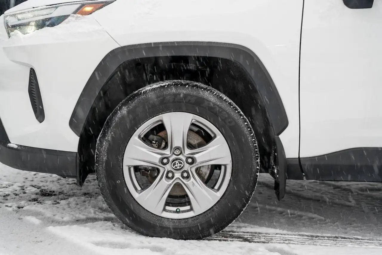 Toyota RAV 4 снимка Toyota RAV 4