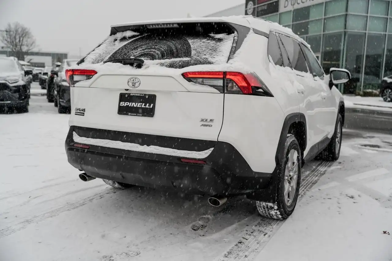 Toyota RAV 4 снимка Toyota RAV 4