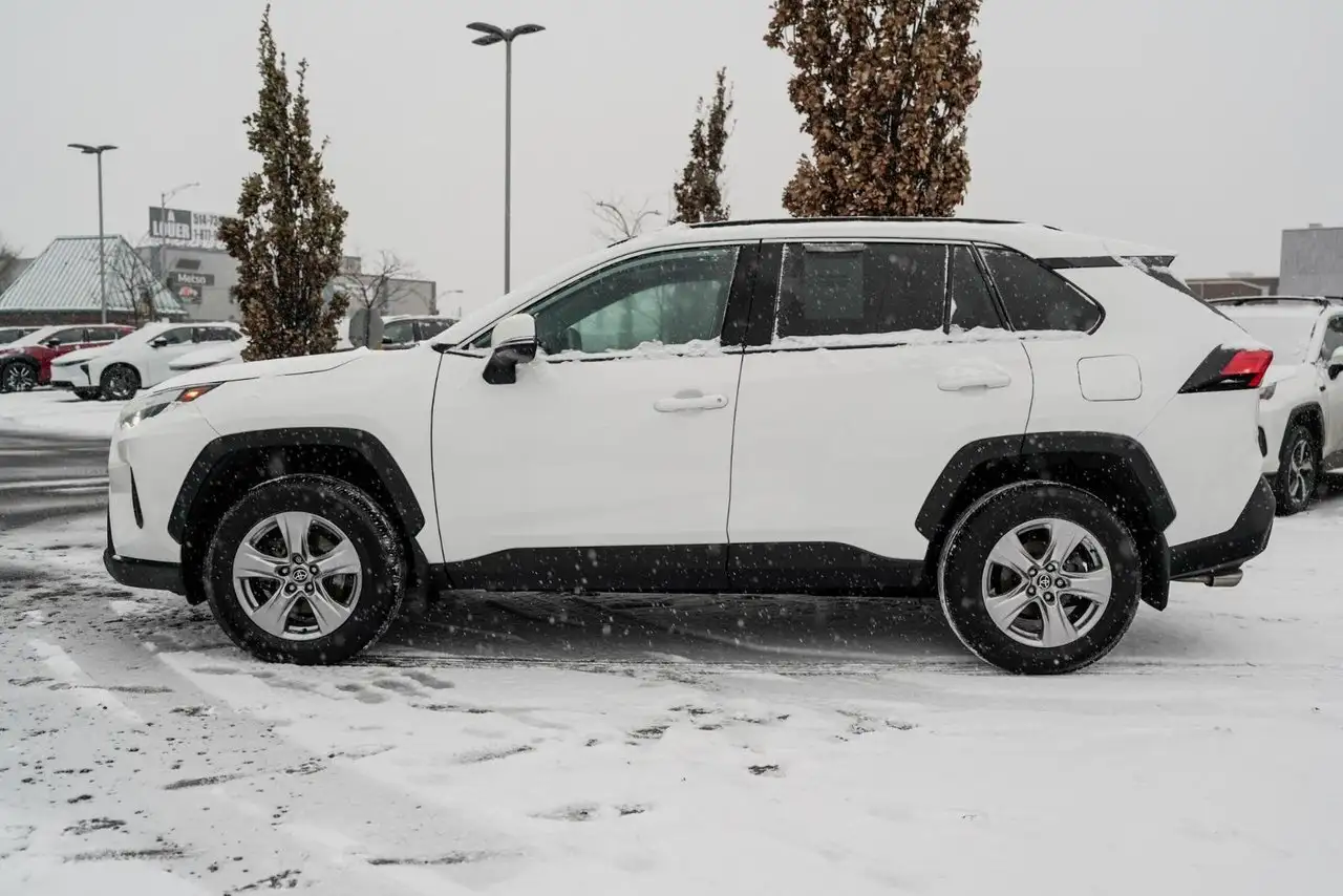 Toyota RAV 4 снимка Toyota RAV 4