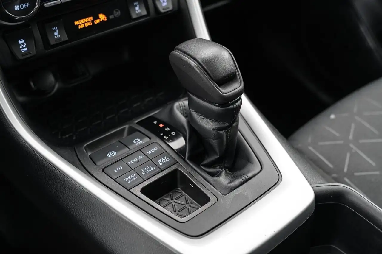 Toyota RAV 4 снимка Toyota RAV 4