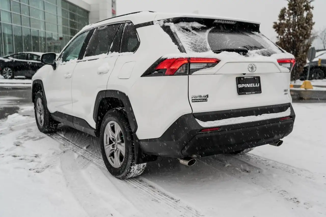 Toyota RAV 4 снимка Toyota RAV 4