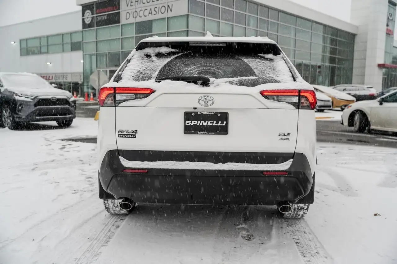 Toyota RAV 4 снимка Toyota RAV 4