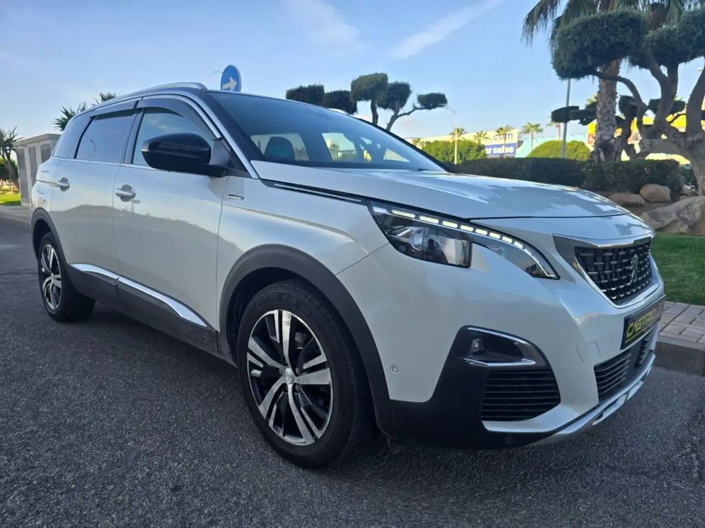 Peugeot 5008 GTLine 1.6L THP 121kW 165CV EAT6 Weiß - 1