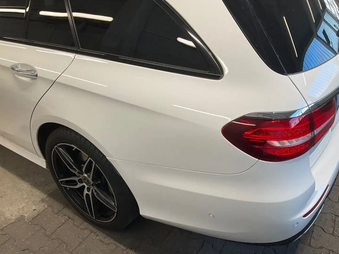 Mercedes-Benz E 400 E+400+d+4Matic+T+9G-TRONIC+AMG+Line Alb - 2