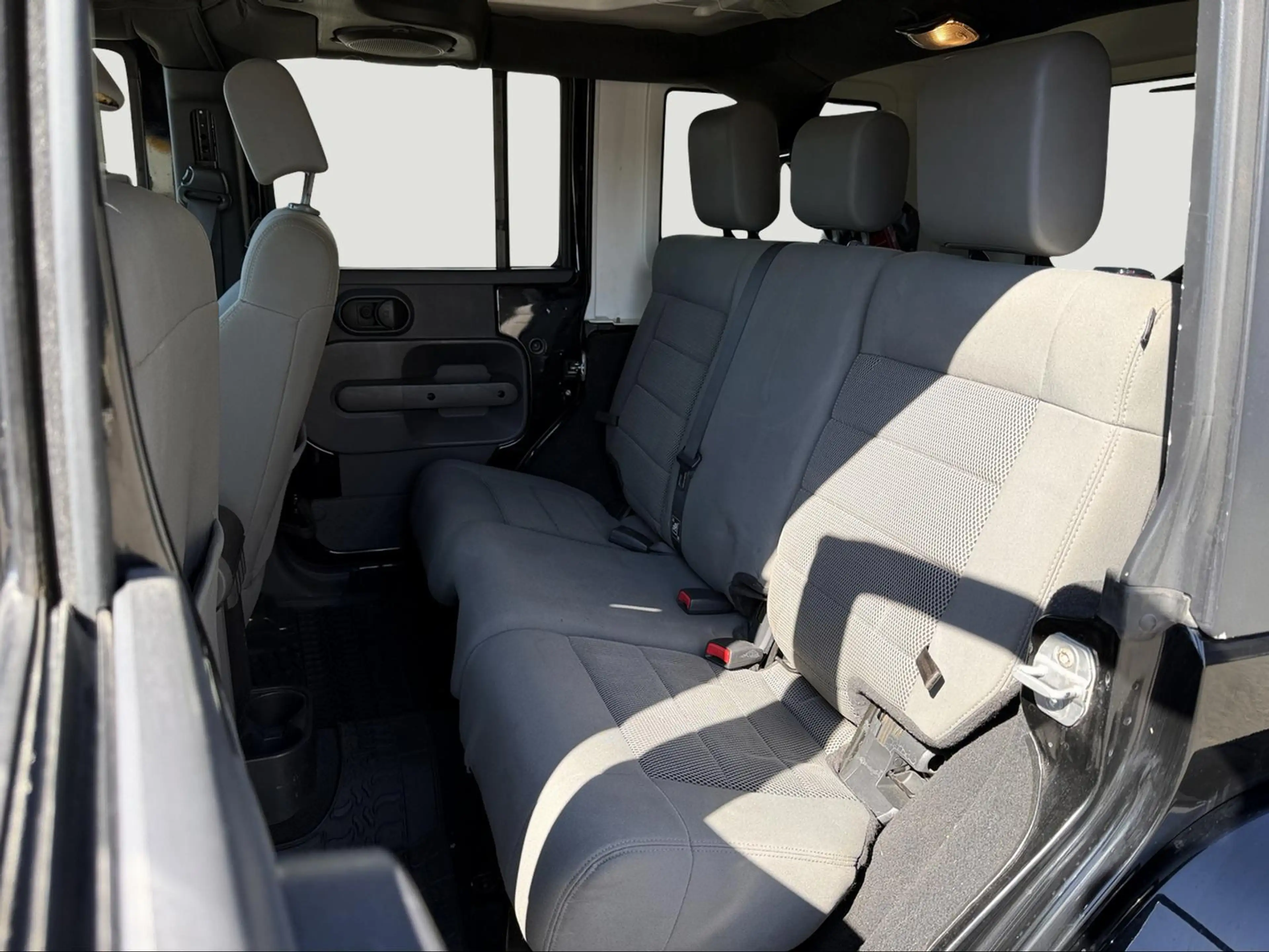 Jeep Wrangler Sahara UNLIMITED 2.8CRD STANDK/AHK — photo 6