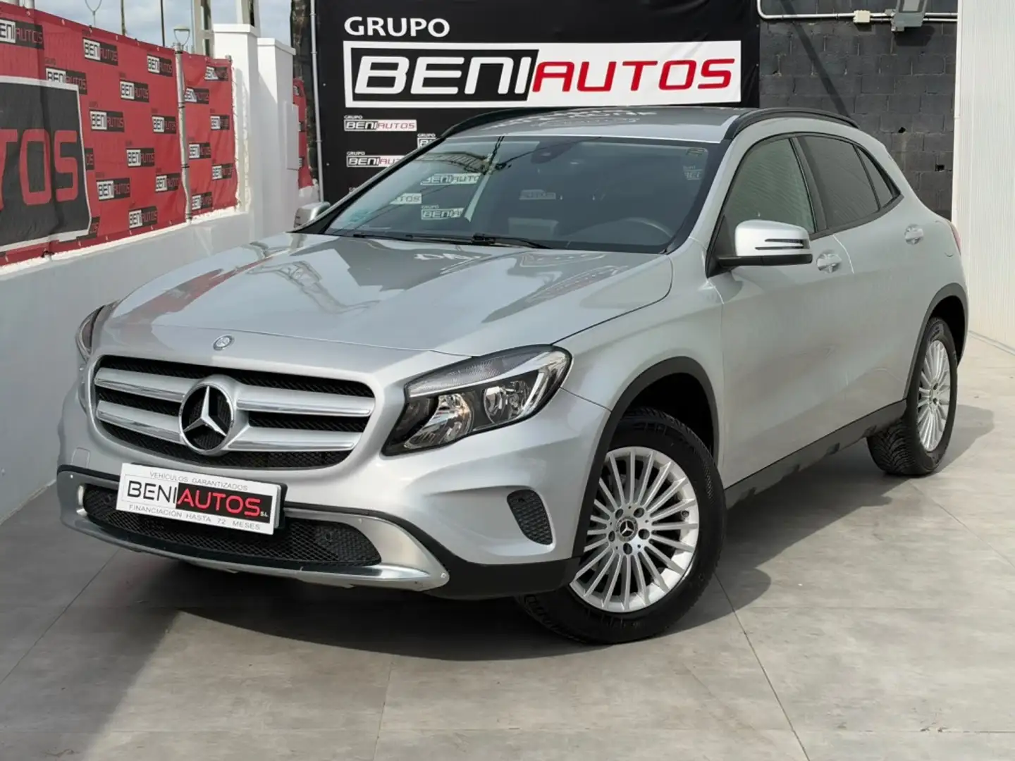 Mercedes-Benz GLA 180 CDI Intuition 7G-DCT Gris - 1