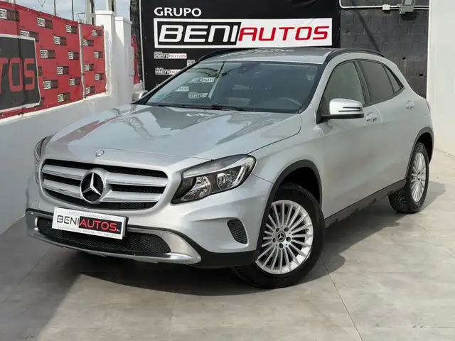 Mercedes-Benz GLA 180 CDI Intuition 7G-DCT