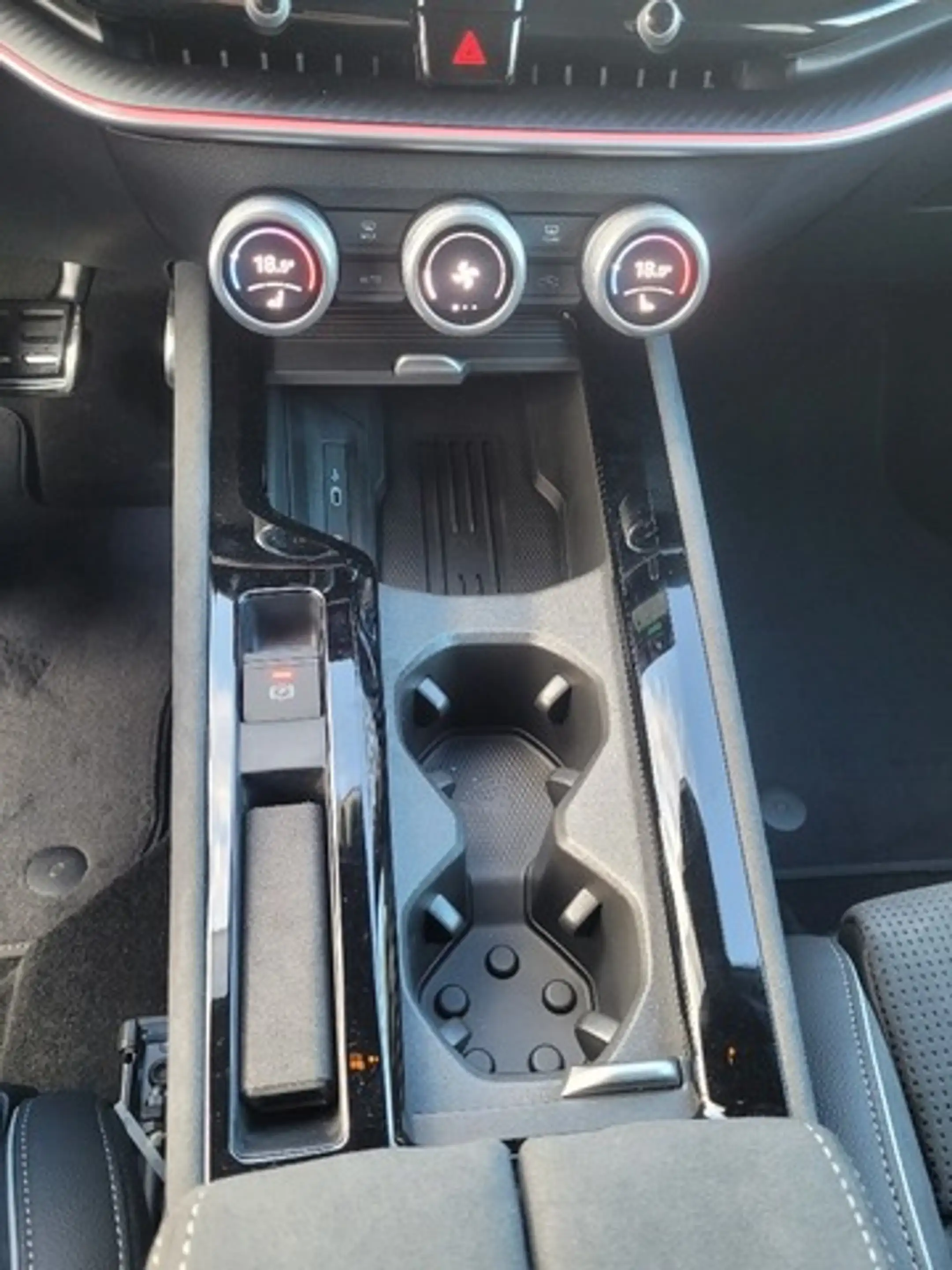 Skoda Superb Combi 2.0 TDI 142 kW 4x4 Sportline — photo 18