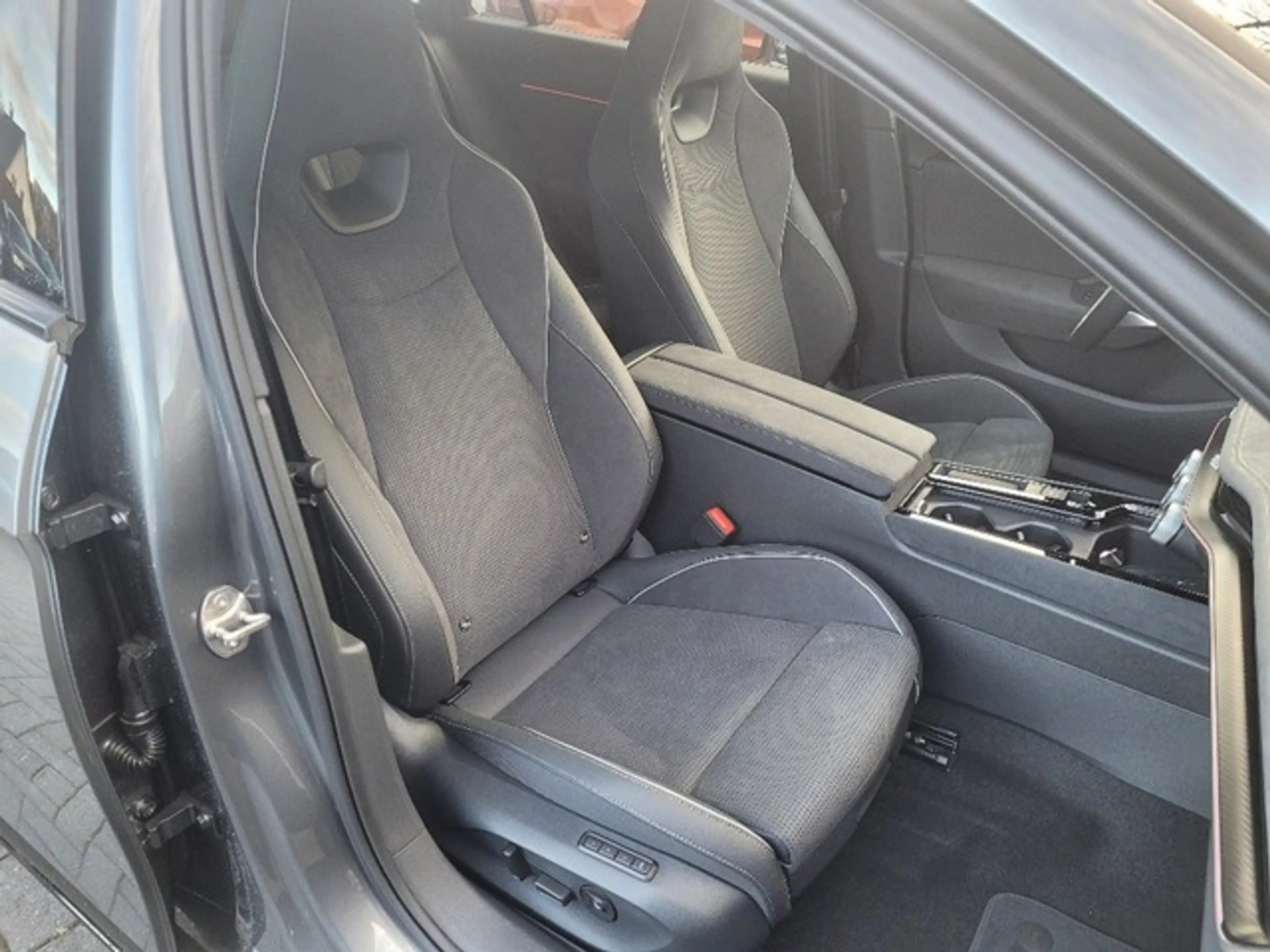Skoda Superb Combi 2.0 TDI 142 kW 4x4 Sportline — photo 9