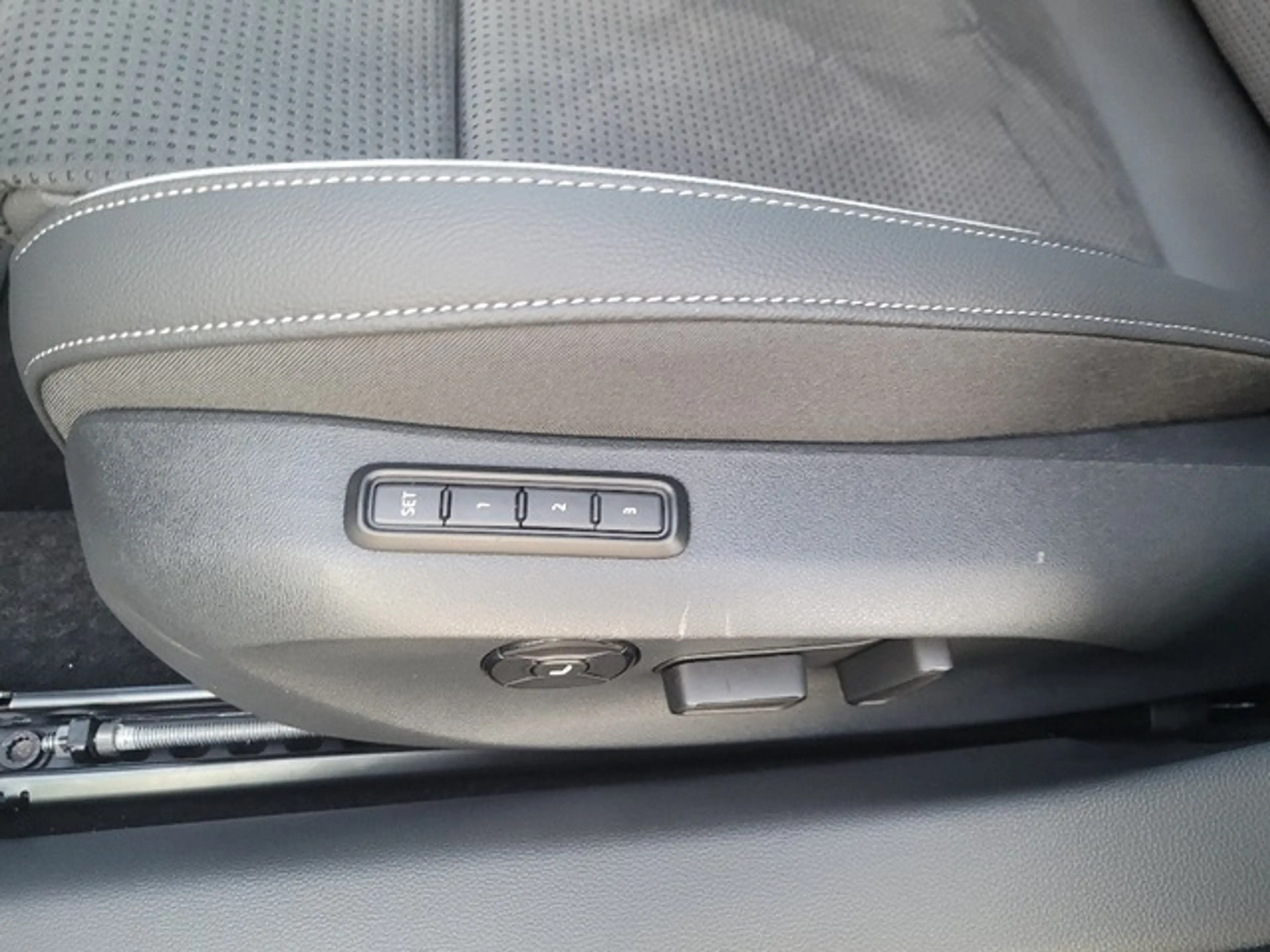 Skoda Superb Combi 2.0 TDI 142 kW 4x4 Sportline — photo 21