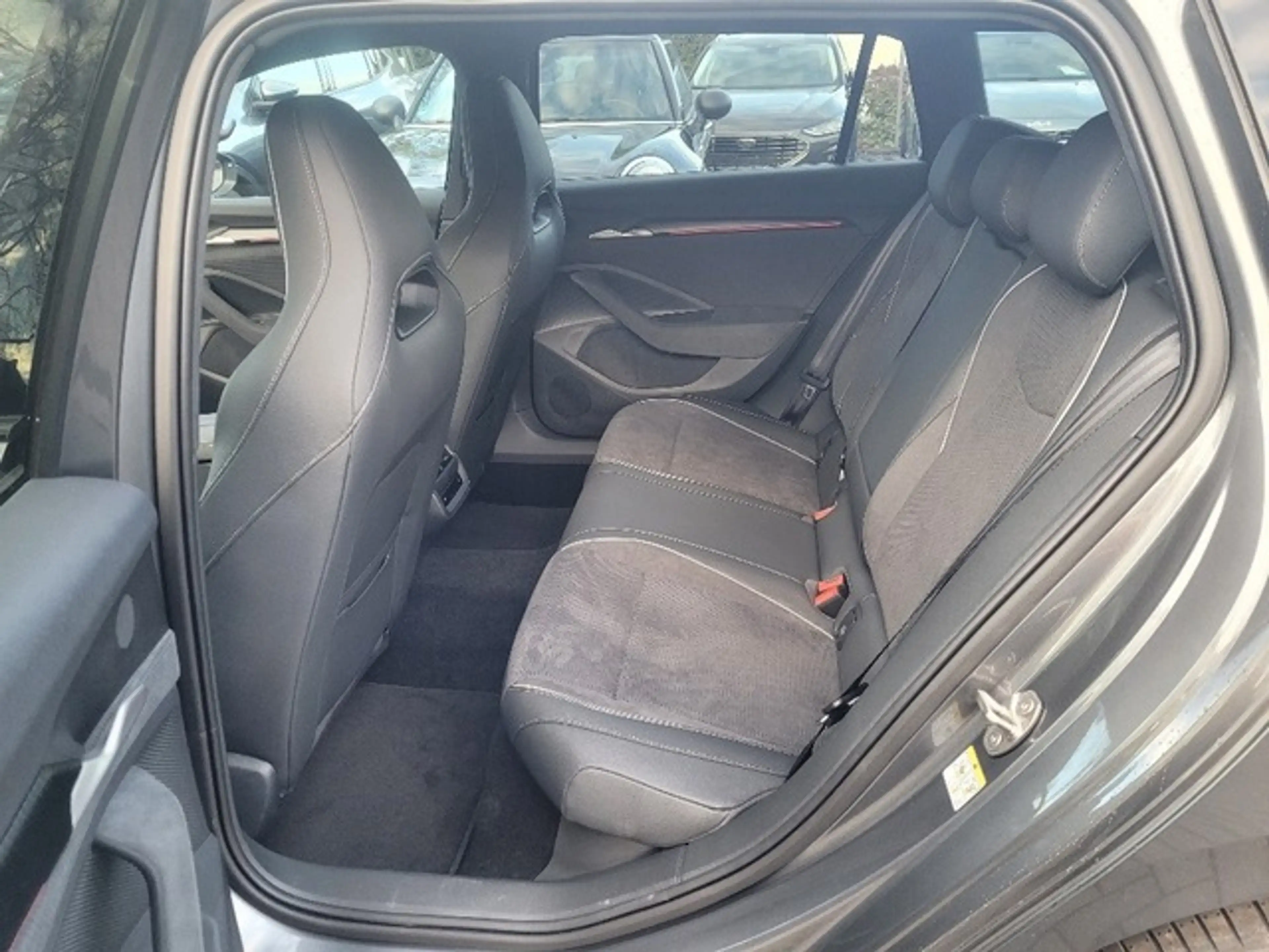 Skoda Superb Combi 2.0 TDI 142 kW 4x4 Sportline — photo 10