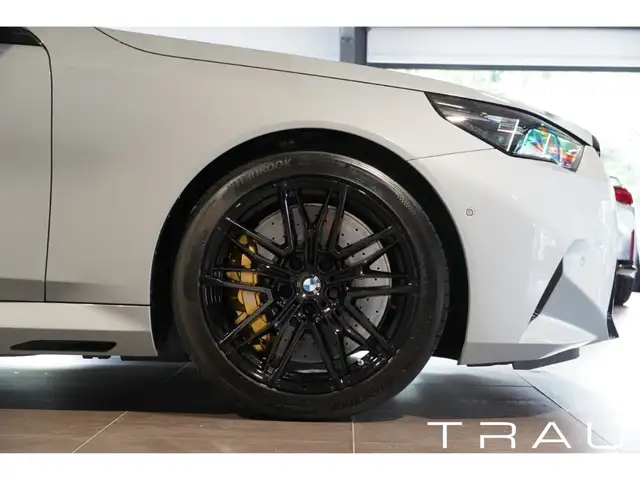 BMW M5 view 7