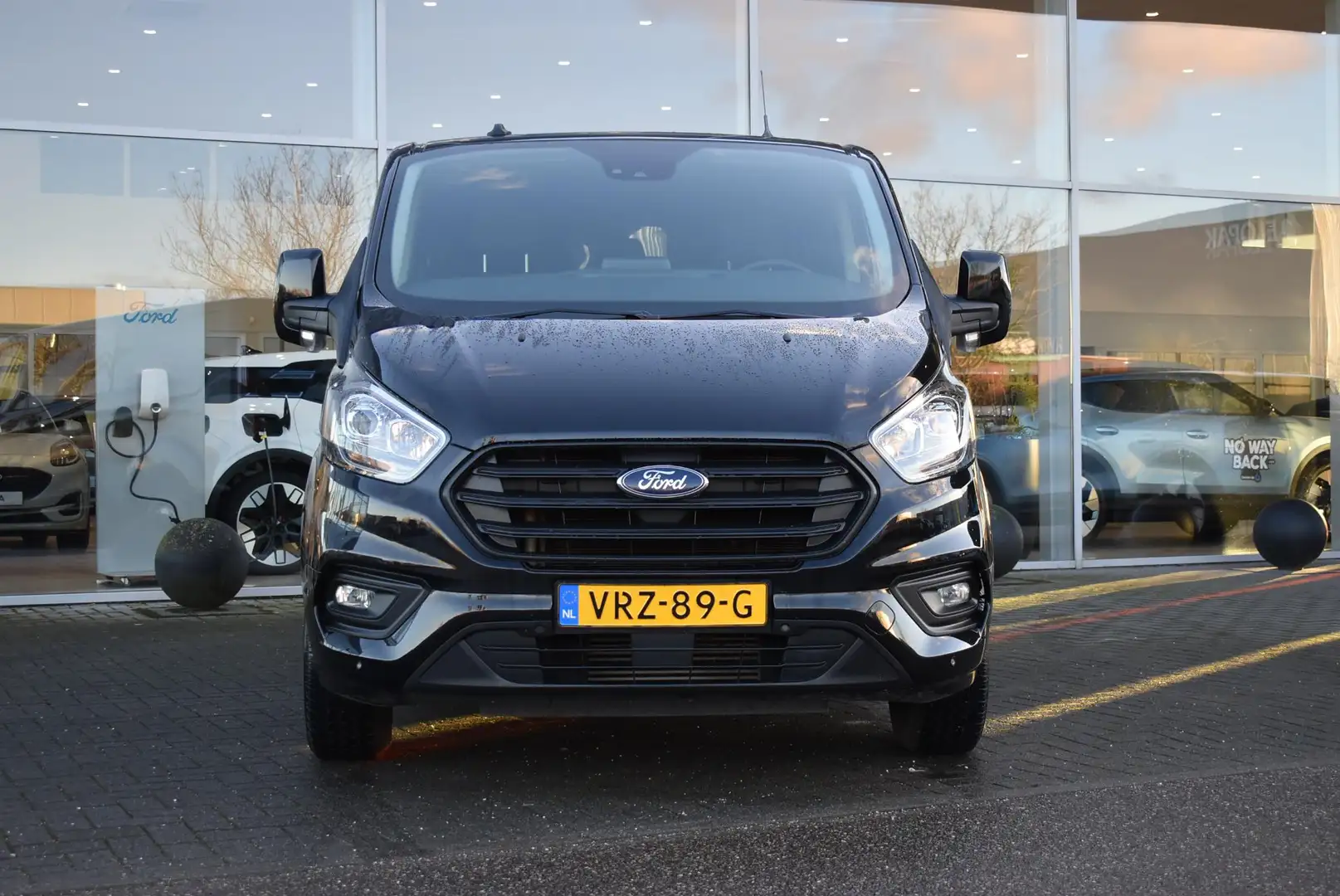 Ford Transit Custom 300 2.0 TDCI L2H1 Trend DC 5-pers. | Airco | Cruis Noir - 2