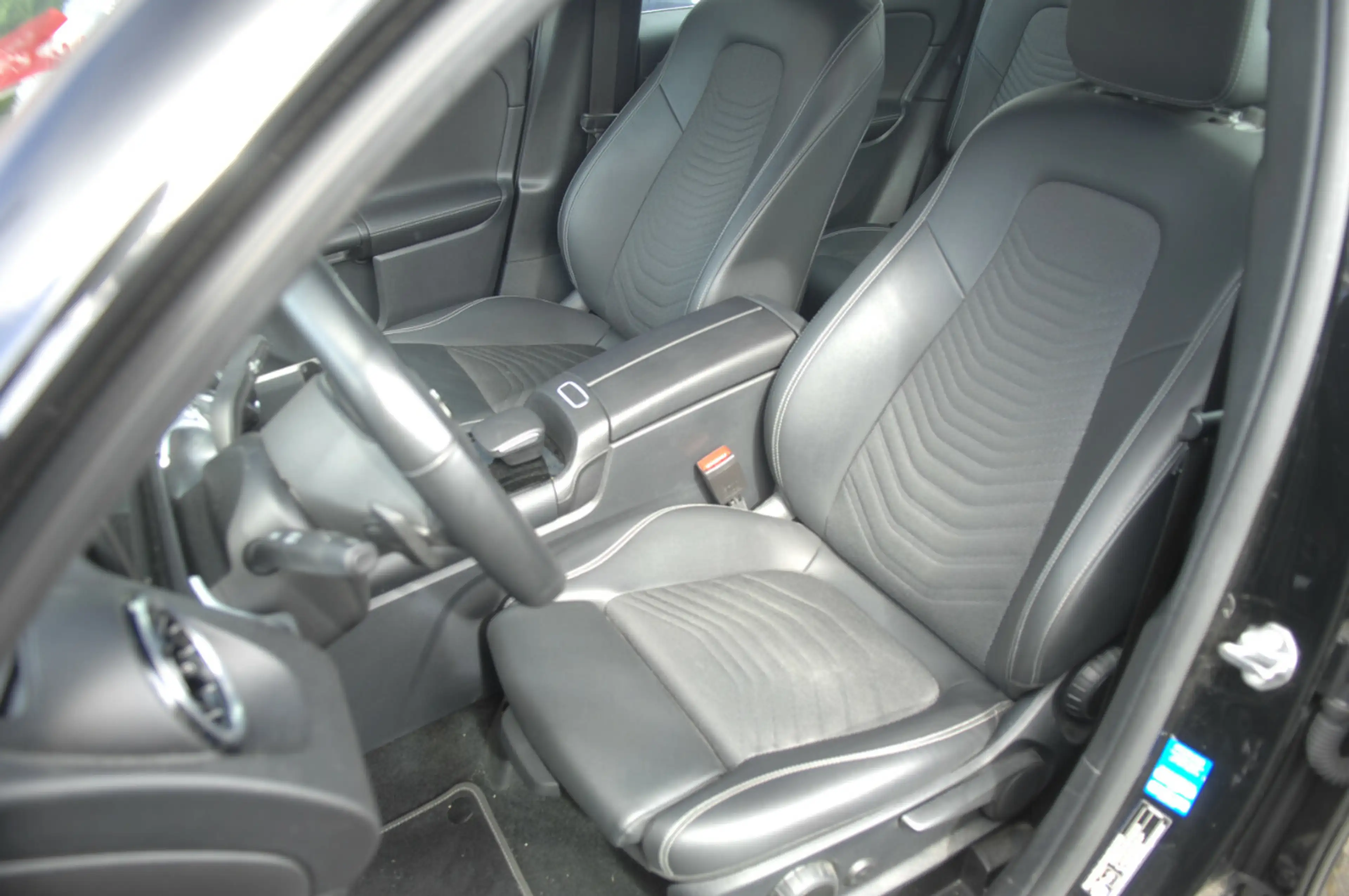 Mercedes-Benz GLB 200 4Matic Style Automatik Navi — photo 15