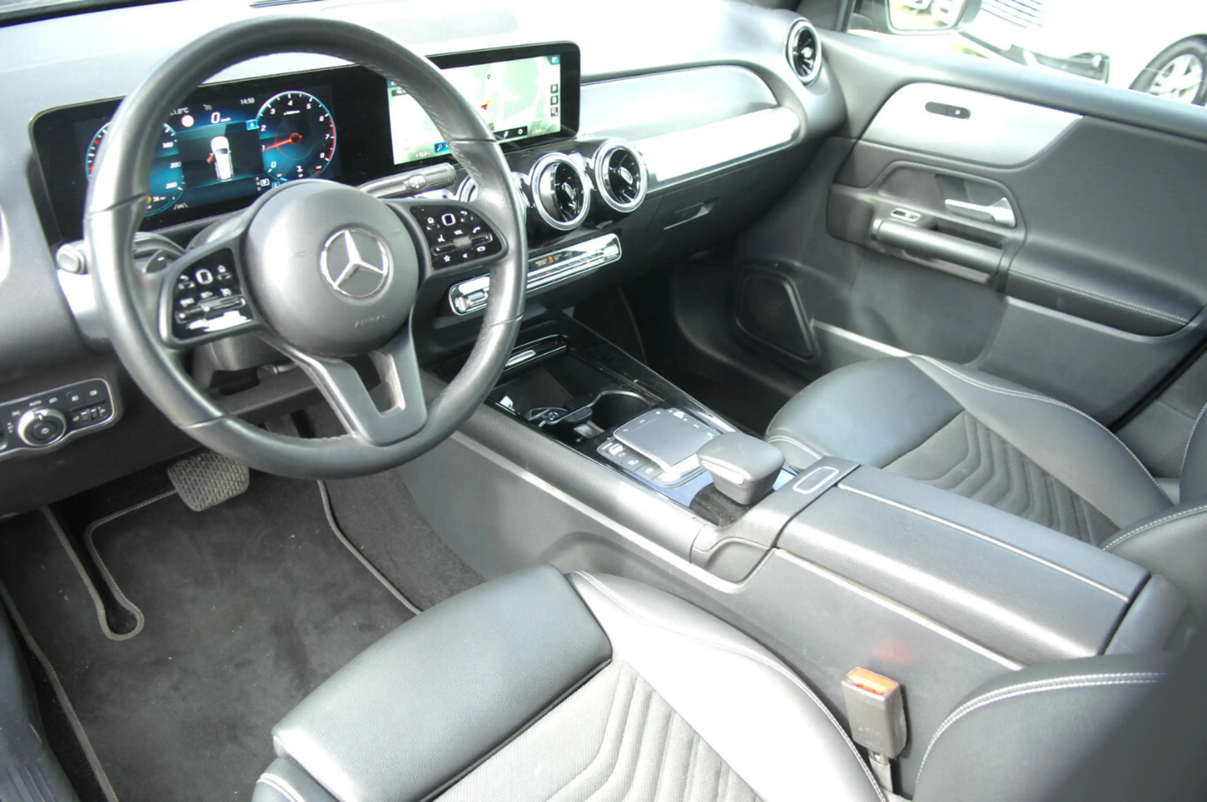 Mercedes-Benz GLB 200 4Matic Style Automatik Navi — photo 14