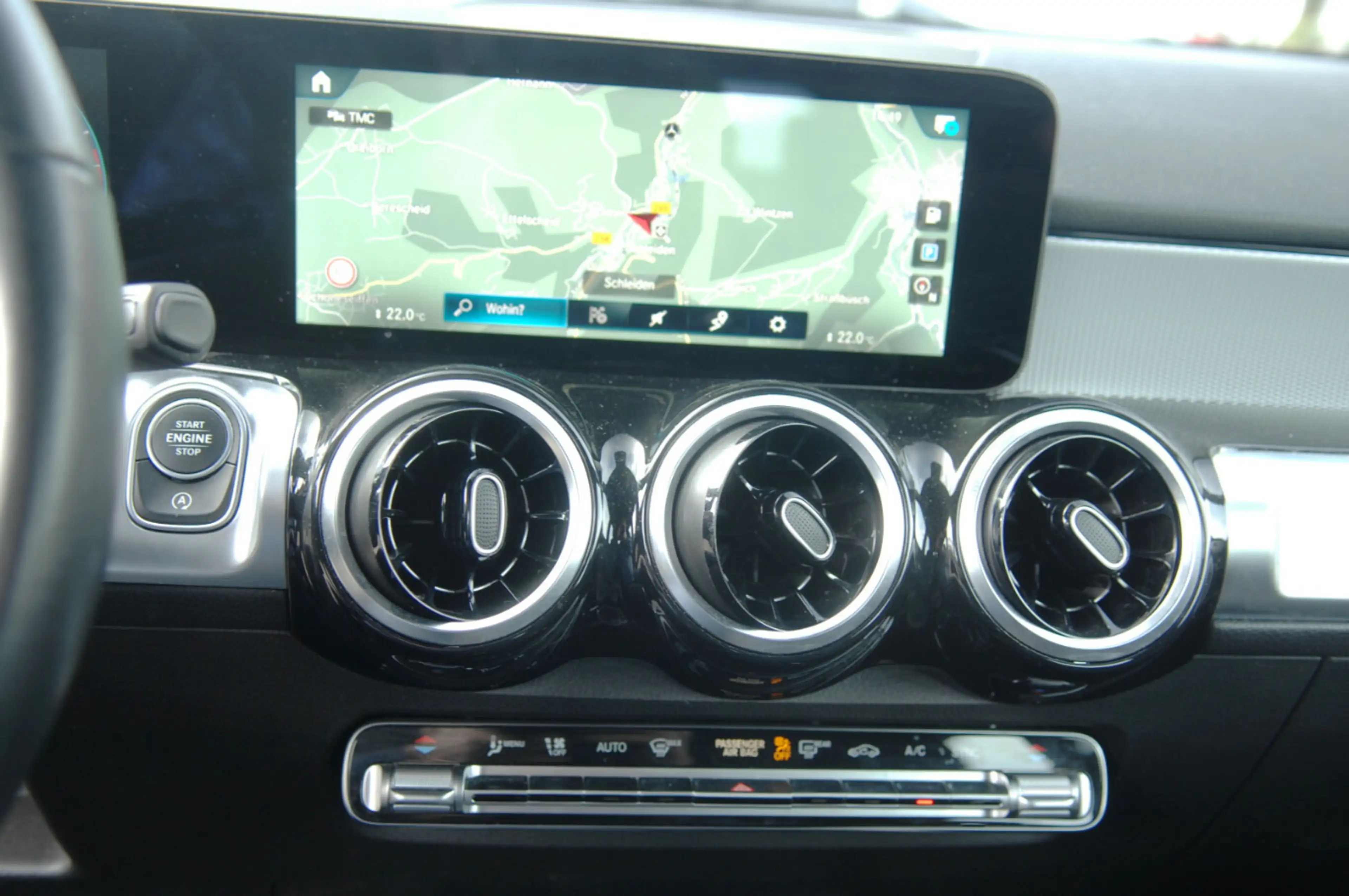 Mercedes-Benz GLB 200 4Matic Style Automatik Navi — photo 11