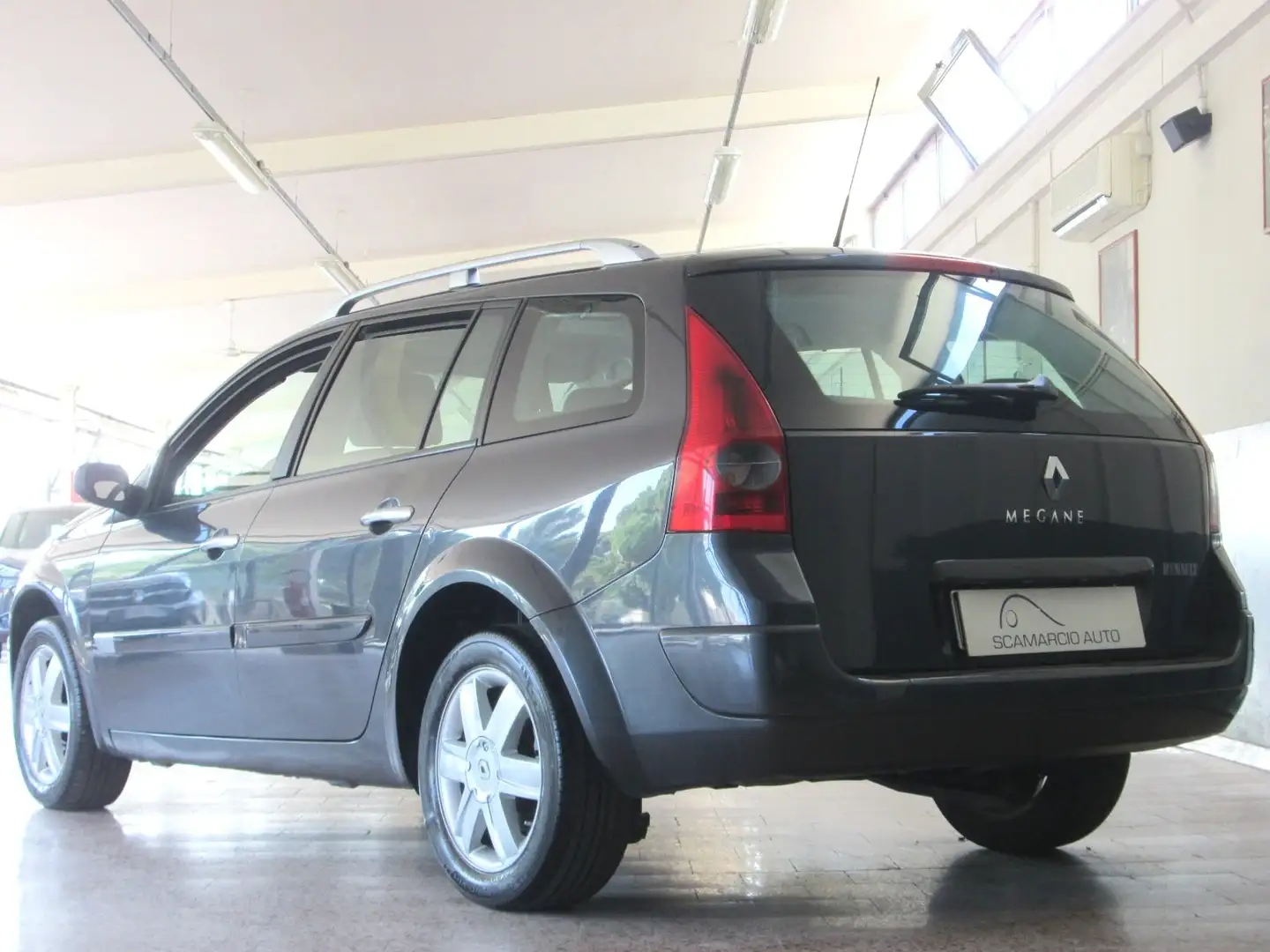 Renault Megane Megane Grandtour 1.5 dci Dynamique 105cv Gris - 2
