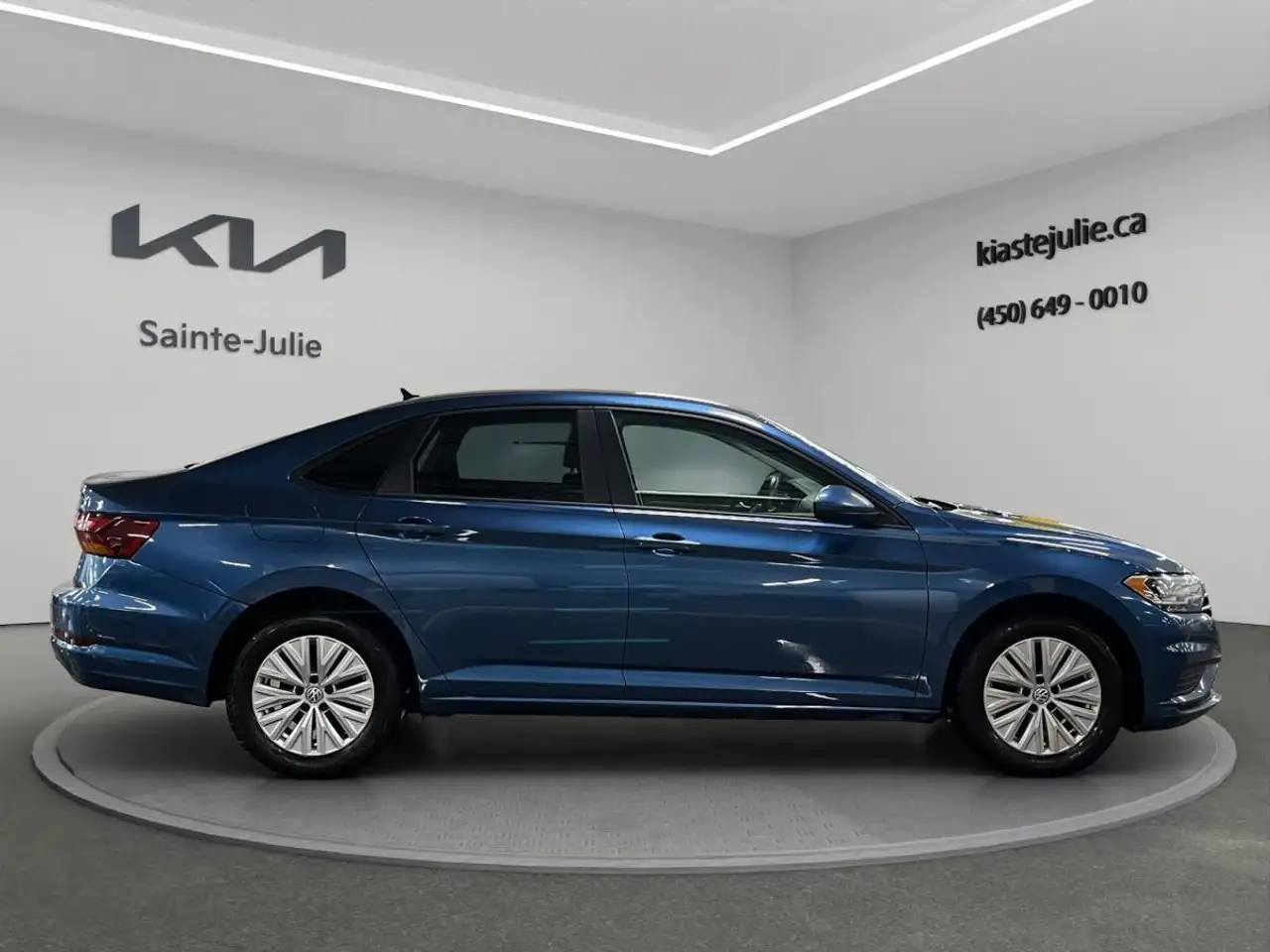 Volkswagen Jetta снимка Volkswagen Jetta
