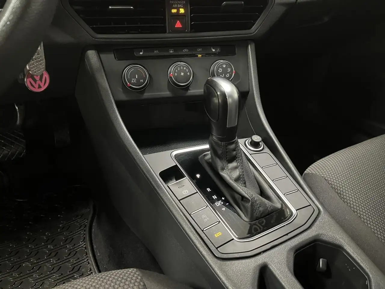 Volkswagen Jetta снимка Volkswagen Jetta