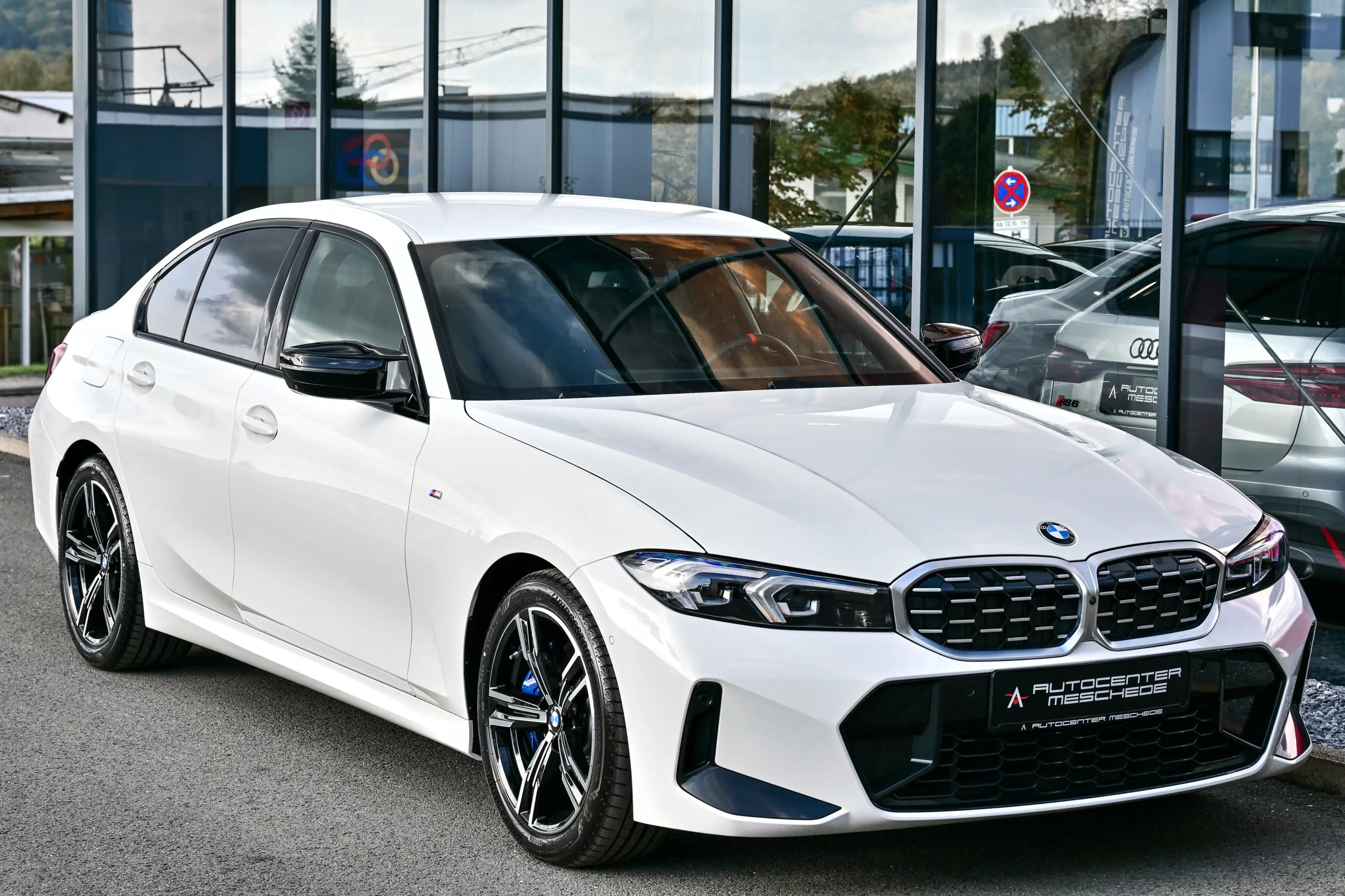 BMW 340 xDrive Lim M Sport HUD* Keyless* Top View* — photo 3
