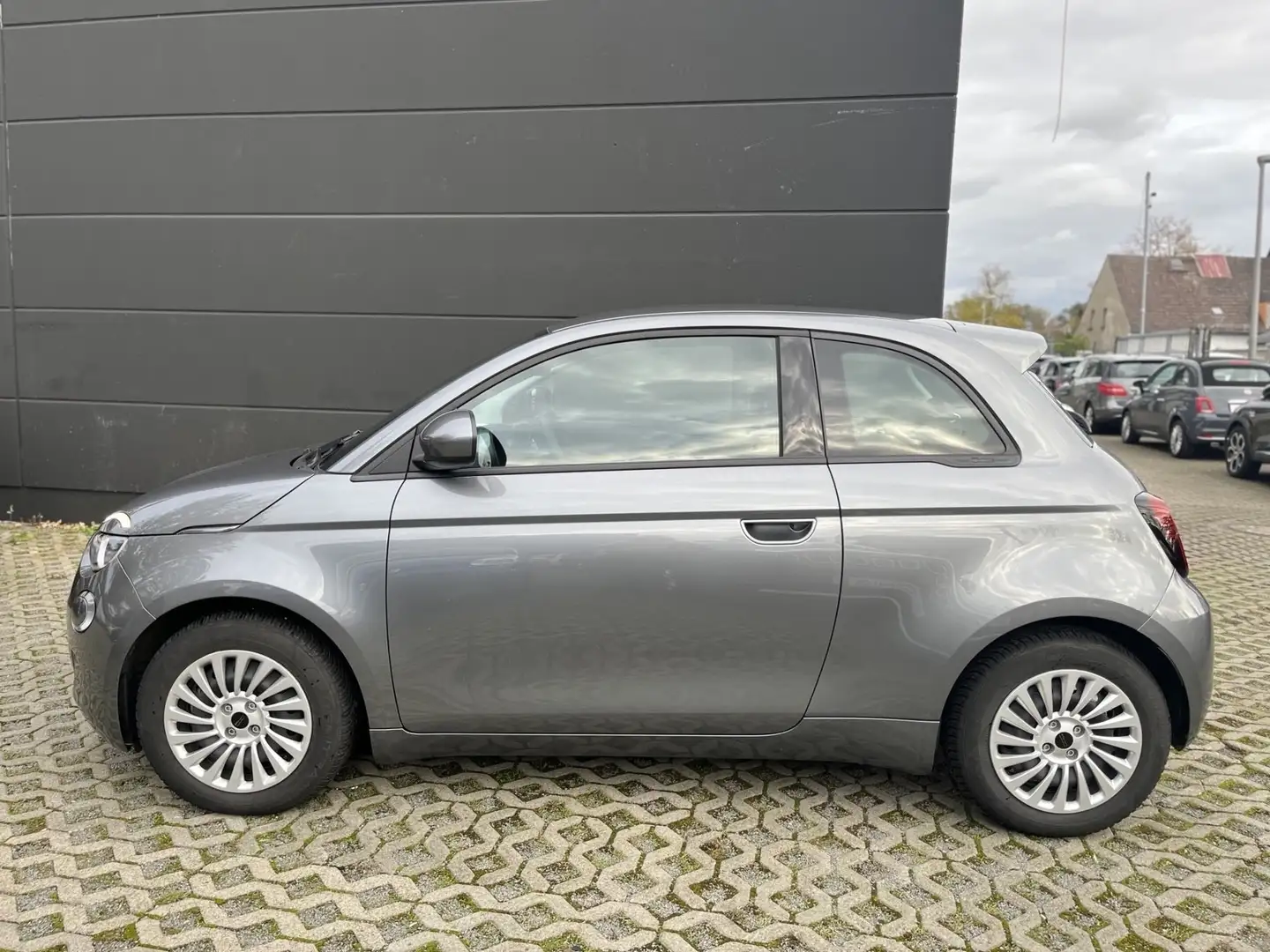 Fiat 500e 3+1 42 kWh PDC*Klima*Touch Grau - 2