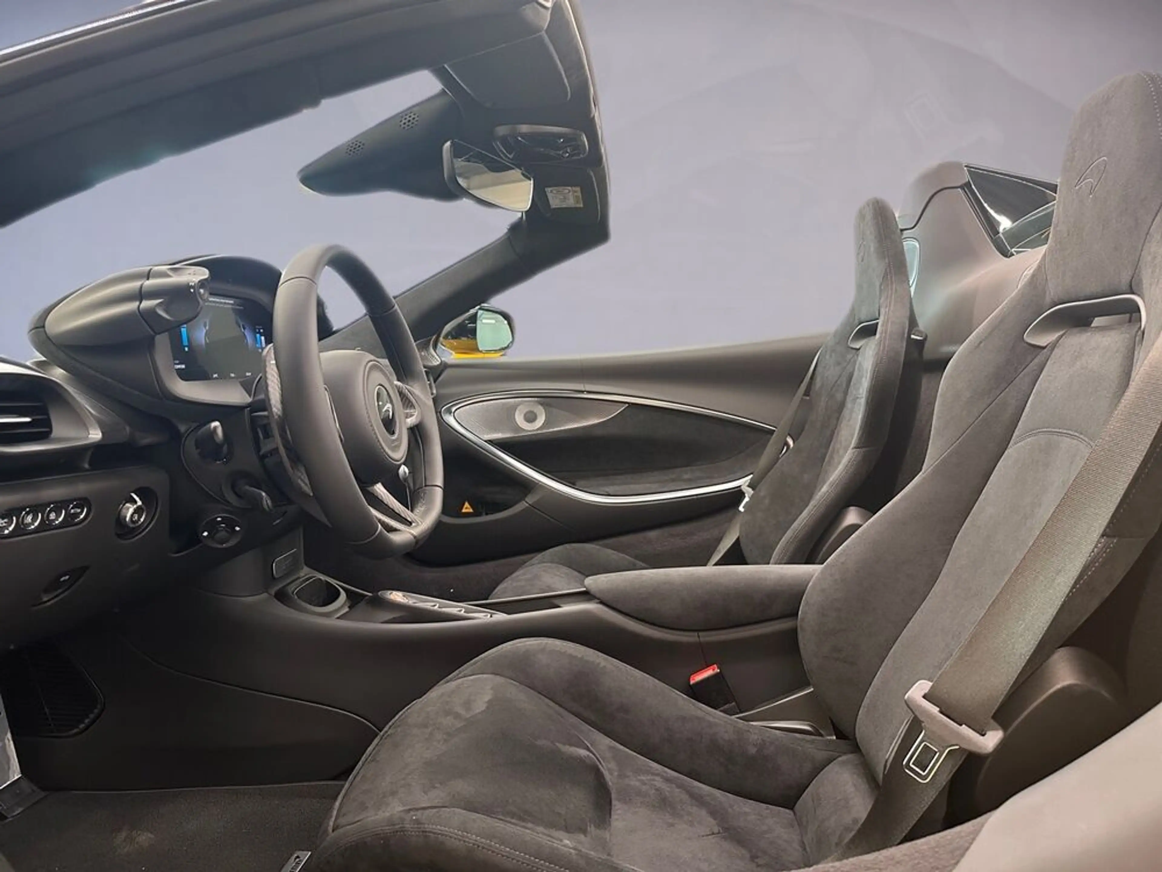 McLaren Artura Artura Spider / MSO Volcano Yellow / 1. Besitz / — photo 12