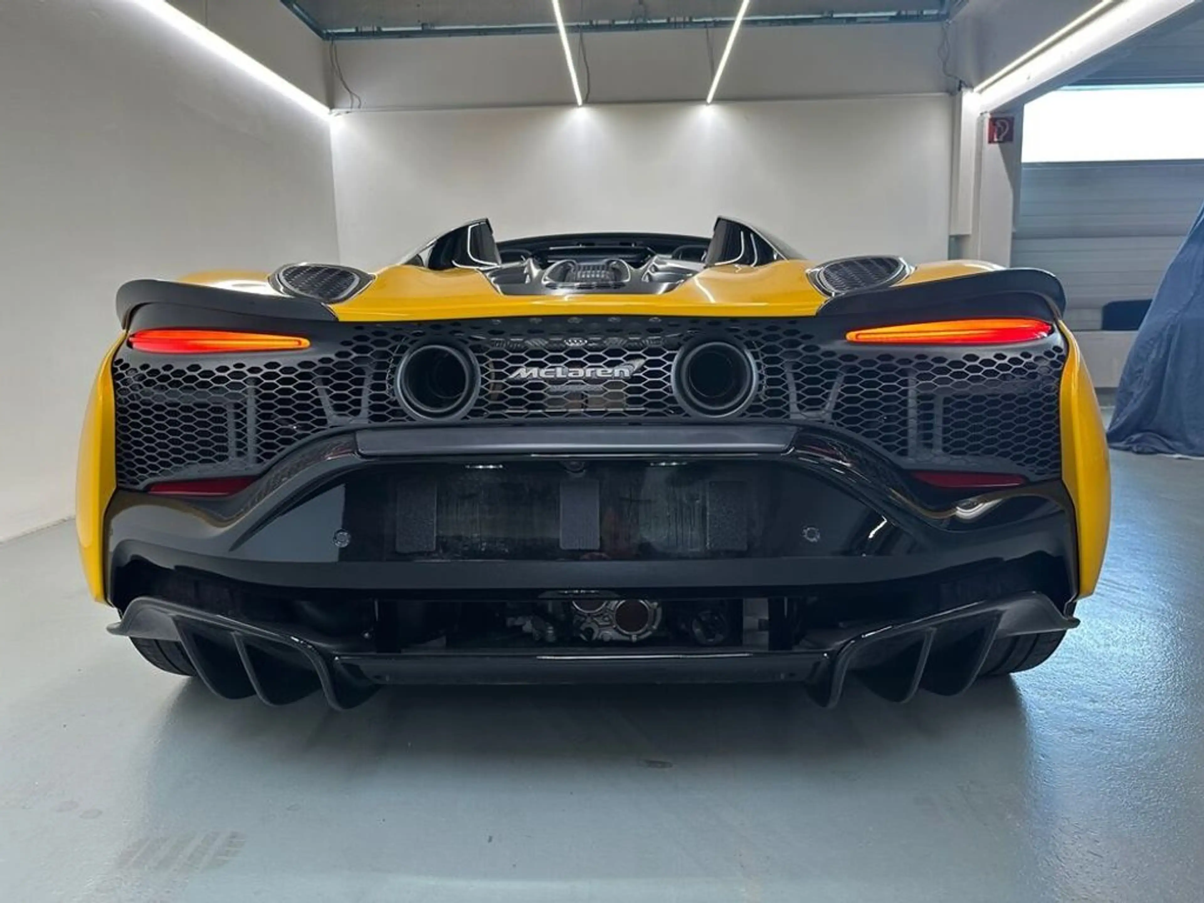 McLaren Artura Artura Spider / MSO Volcano Yellow / 1. Besitz / — photo 10