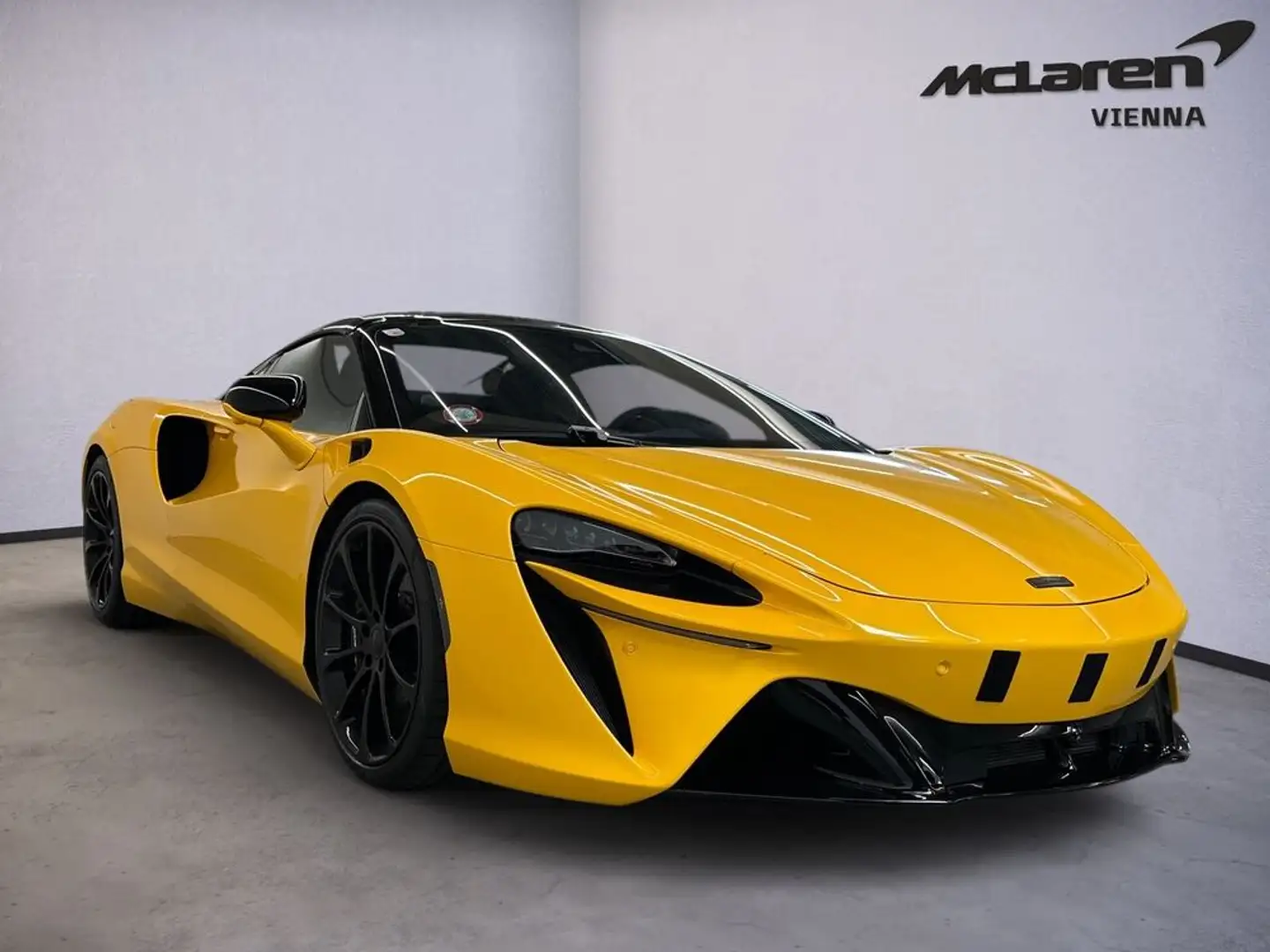 McLaren Artura Artura Spider / MSO Volcano Yellow / 1. Besitz Gelb - 2
