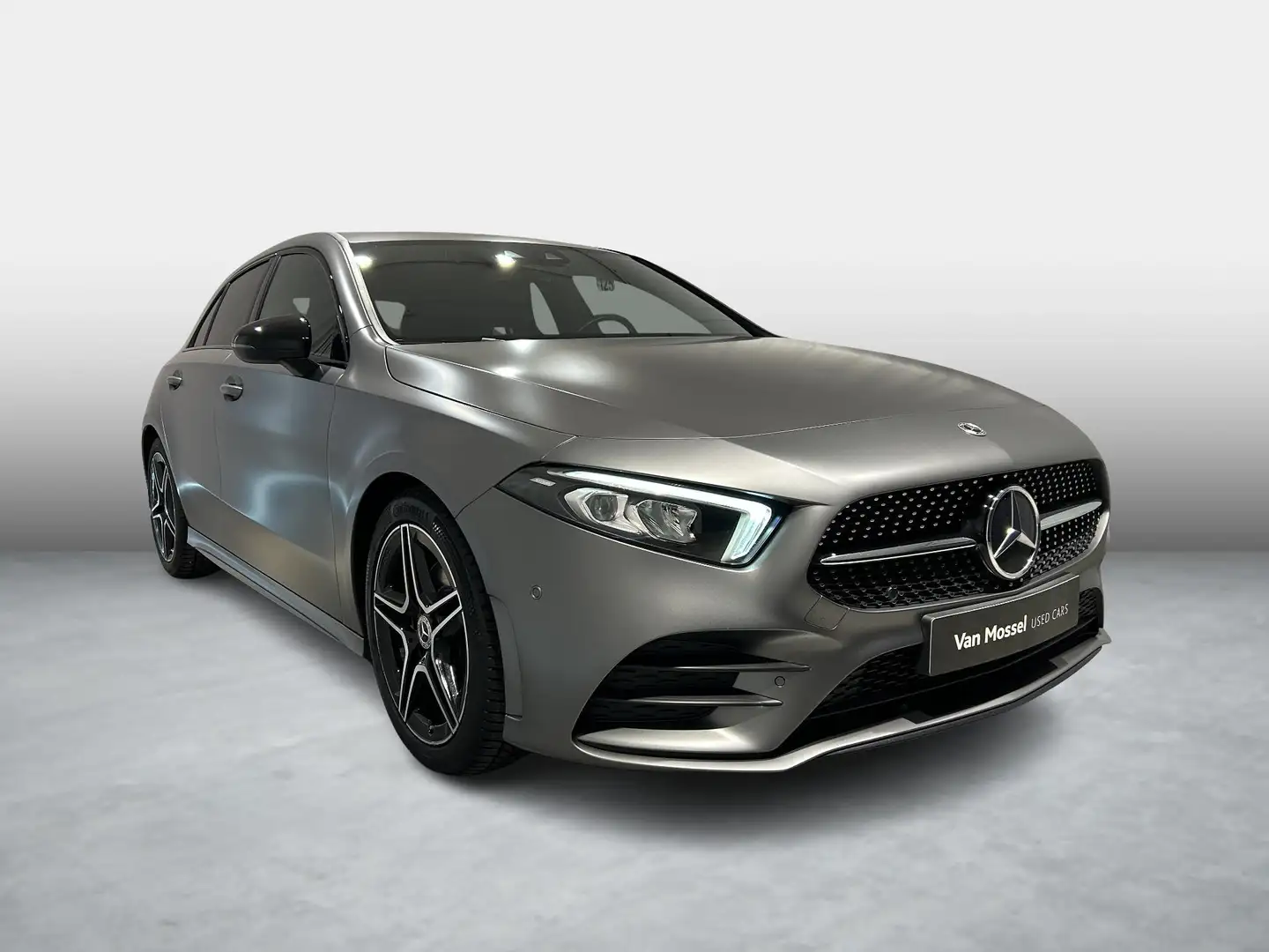 Mercedes-Benz A 180 AMG Line - NIGHT PACK - MAGNO GREY - THERMOTRONIC Gris - 2