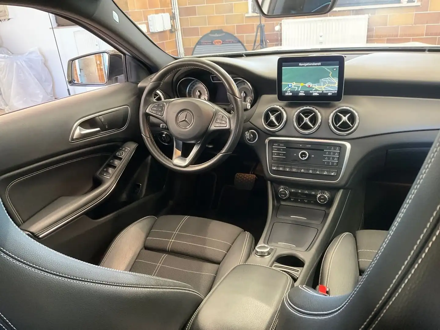 Mercedes-Benz GLA 220 GLA 220 d 4Matic Weiß - 2