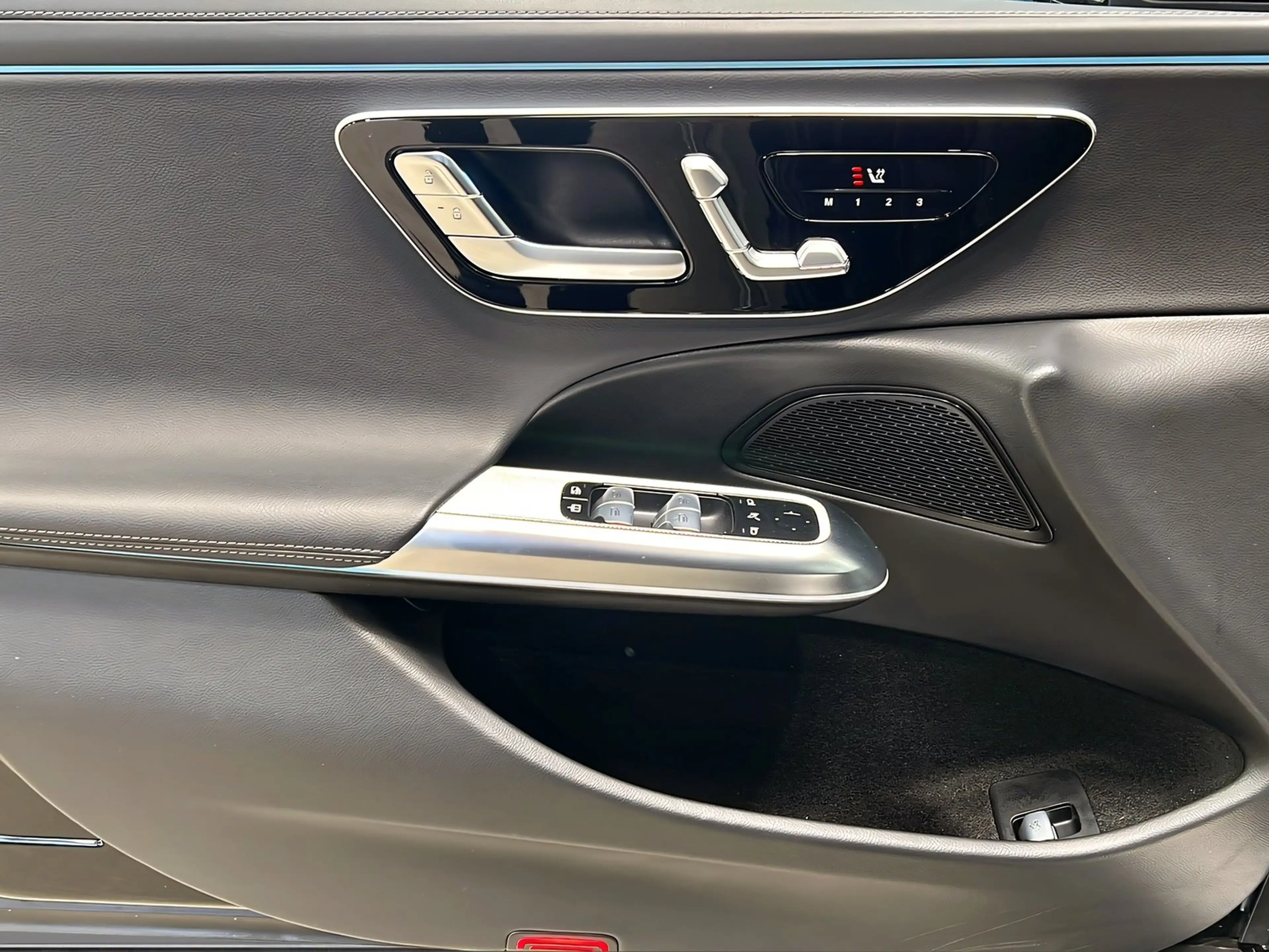 Mercedes-Benz E 450 d 4M AMG+DIGITAL+DISTRO+Memory+LrHz+360° — photo 13