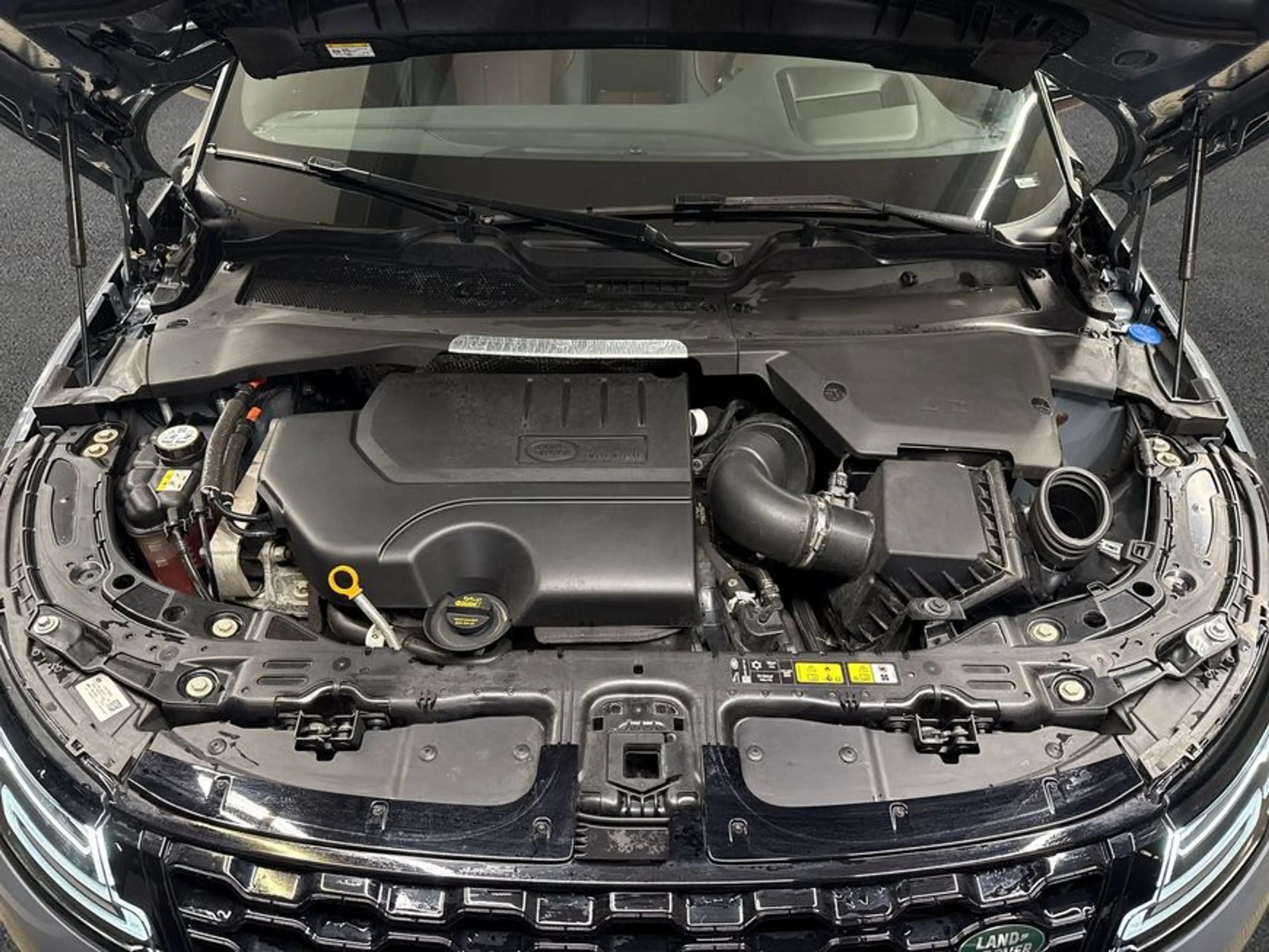Land Rover Range Rover Evoque P200 R-Dynamic HSE — photo 11