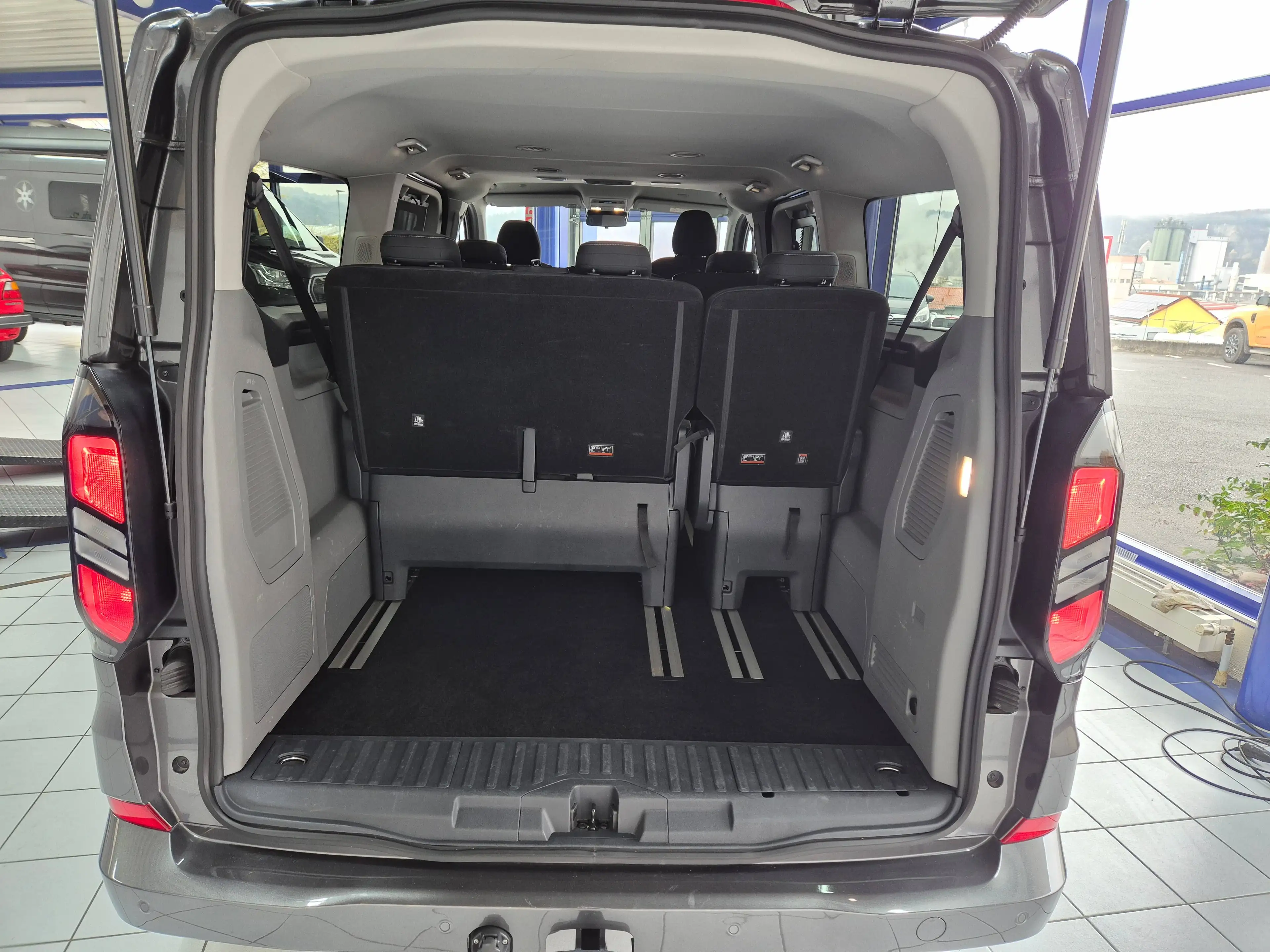 Ford Tourneo Custom 320 L2 Tourneo Titanium - LED - AHK - 8 Sitze - — photo 12