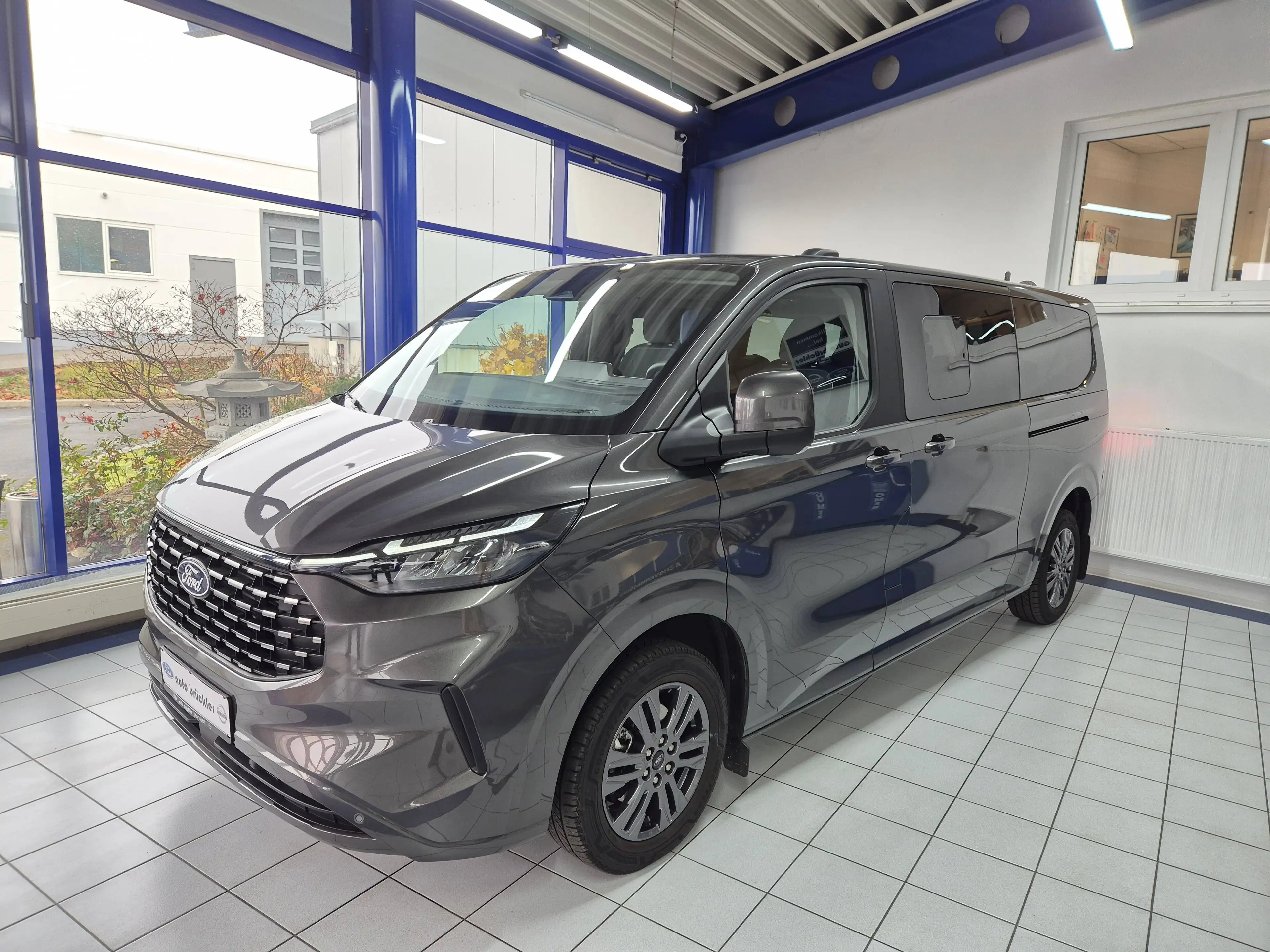 Ford Tourneo Custom 320 L2 Tourneo Titanium - LED - AHK - 8 Sitze -