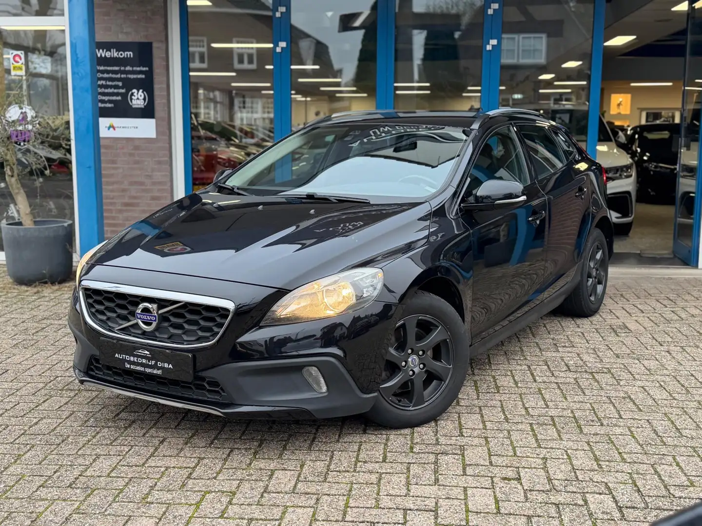 Volvo V40 Cross Country 1.6 D2 Momentum 2013 NAVI CLIMA NAP Zwart - 2