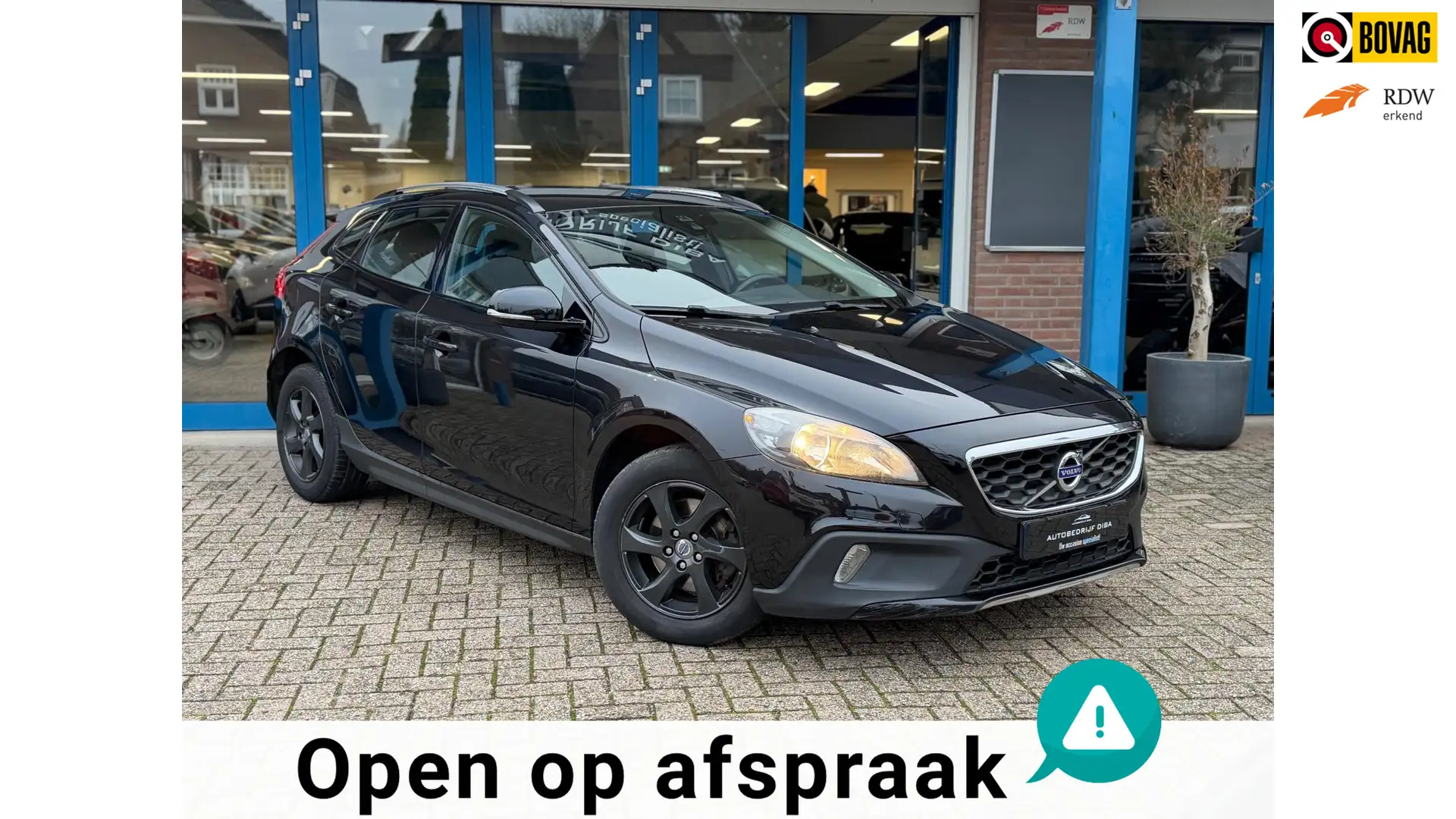 Volvo V40 Cross Country 1.6 D2 Momentum 2013 NAVI CLIMA NAP Zwart - 1