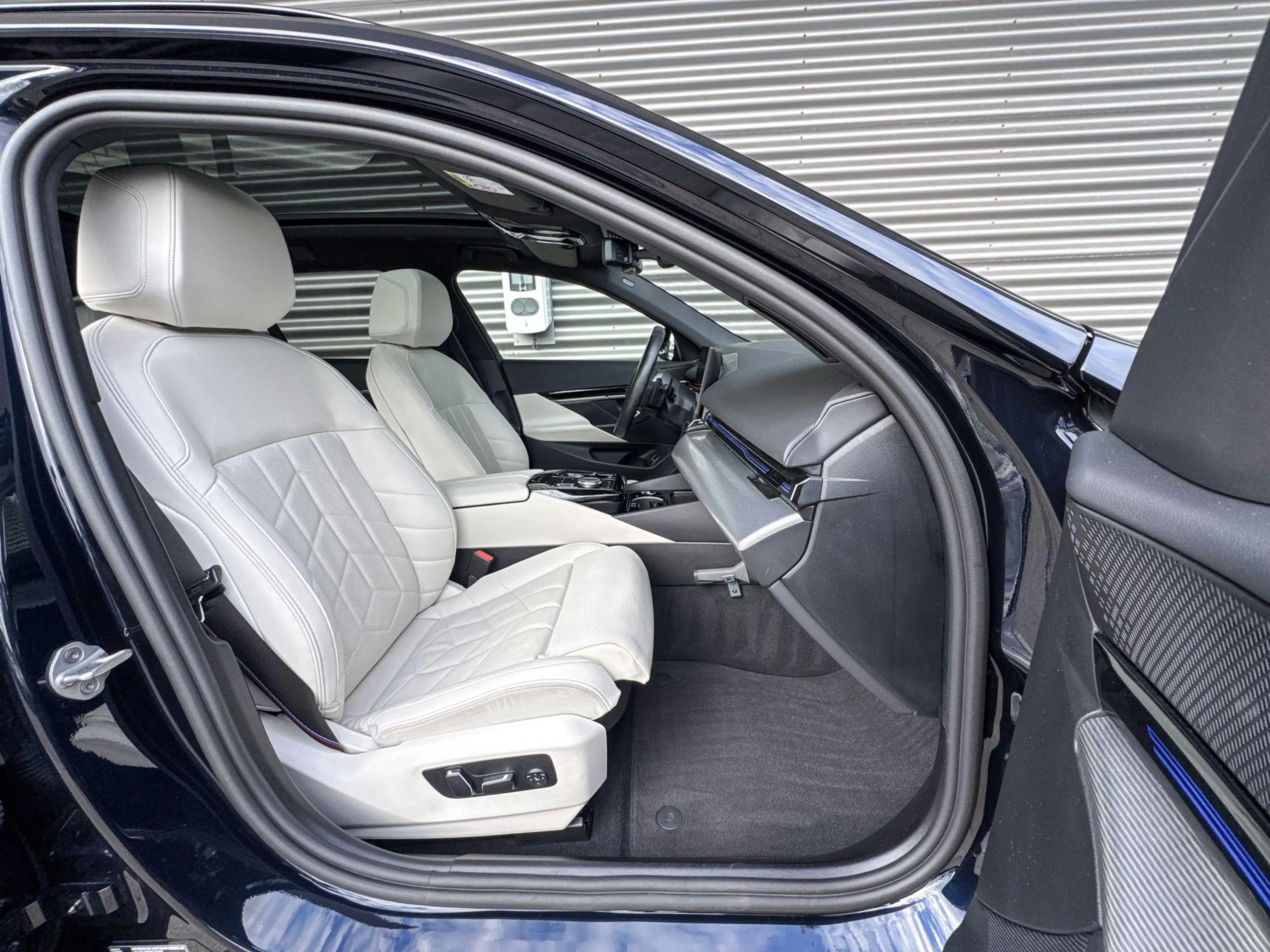 BMW 530 5-serie Touring 530e — photo 6